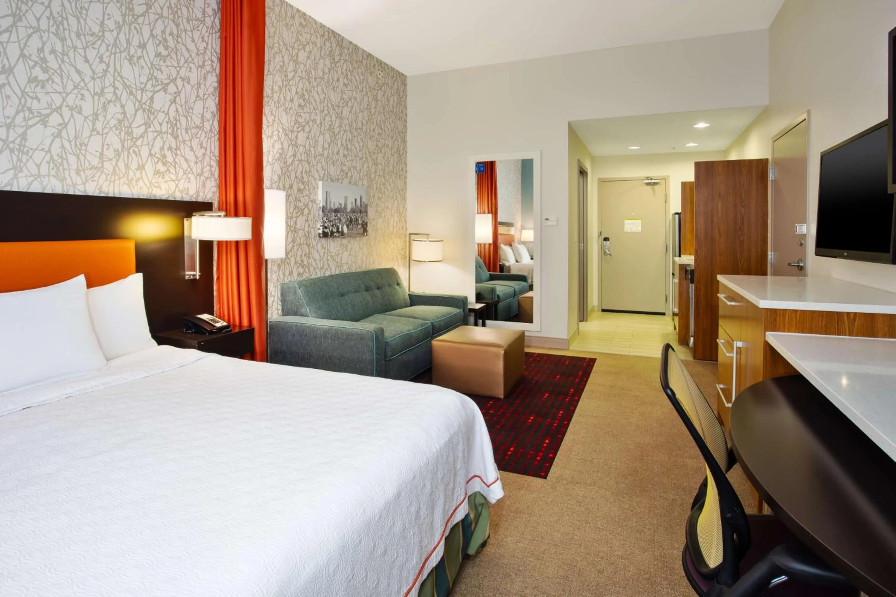 Living room, Bed in Home2 Suites by Hilton Austin/Cedar Park