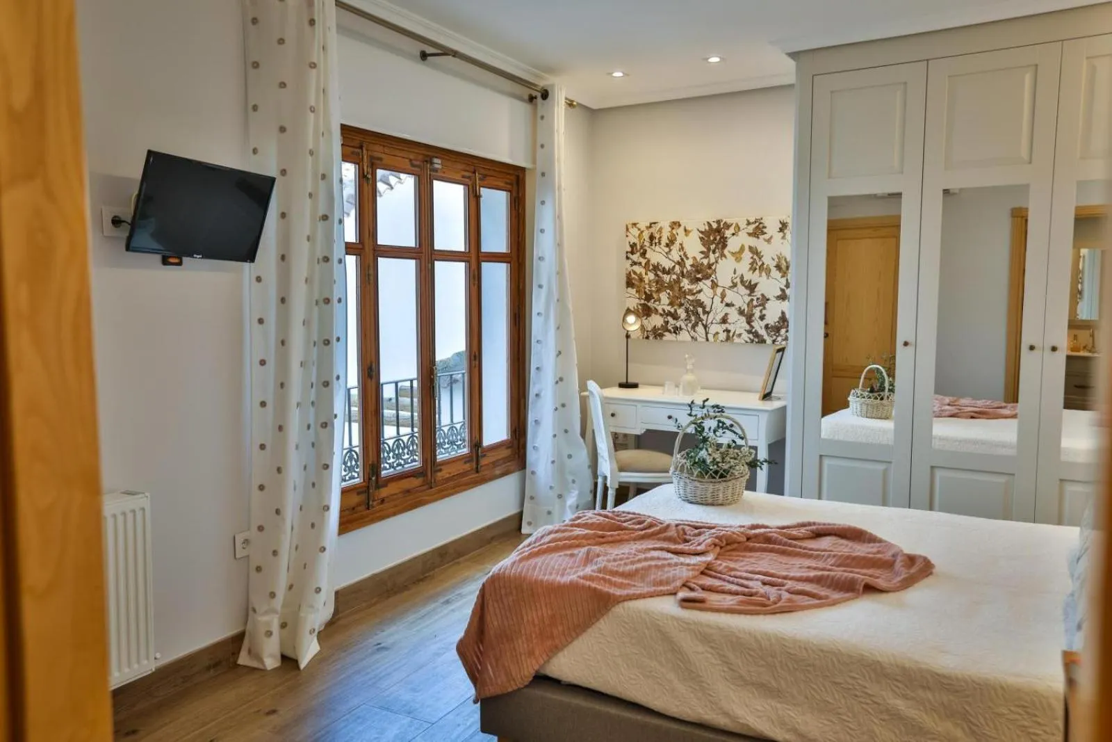 Photo of the whole room, Bed in El Patio de los Jazmines Boutique-House