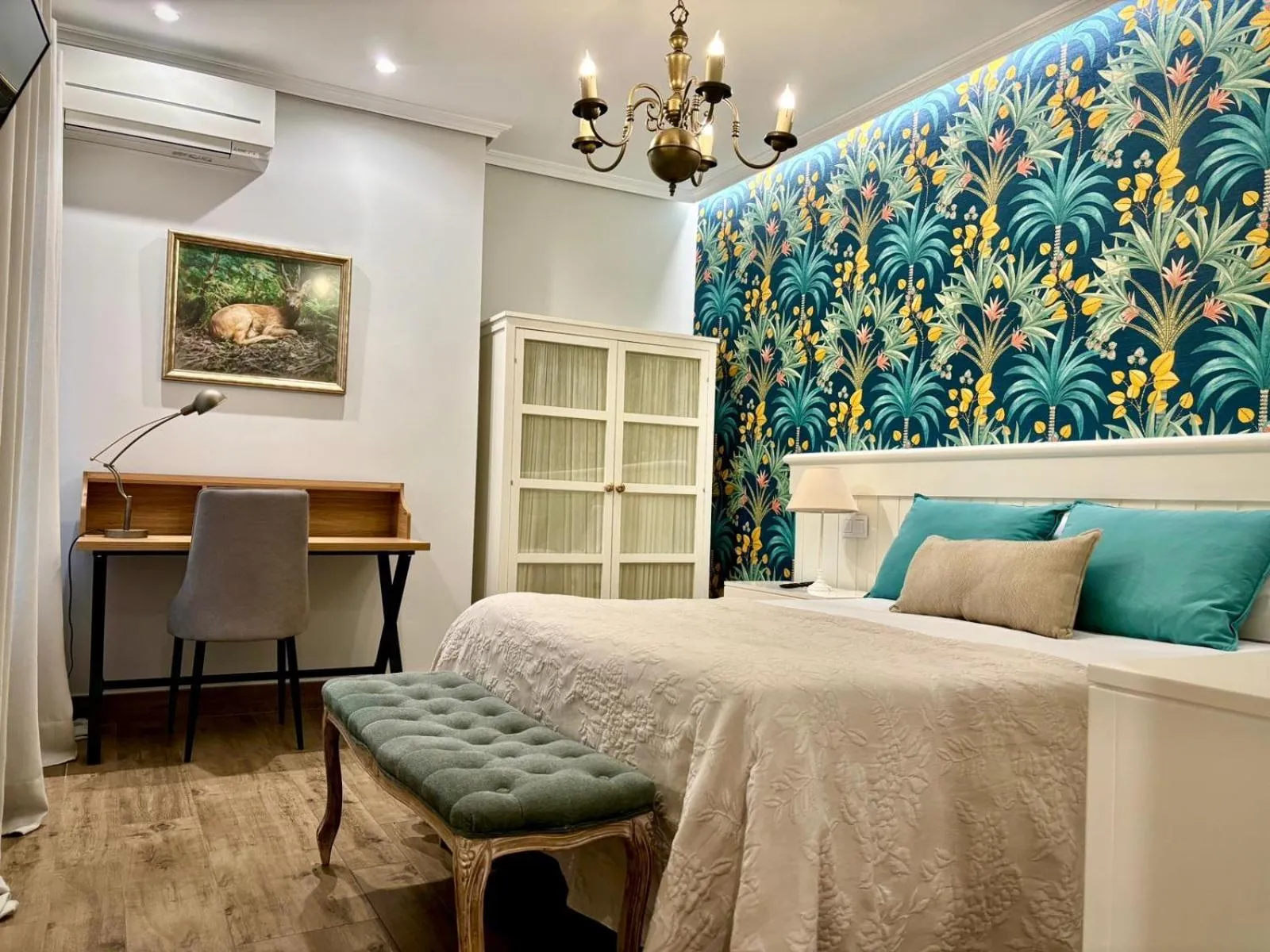 Photo of the whole room, Bed in El Patio de los Jazmines Boutique-House