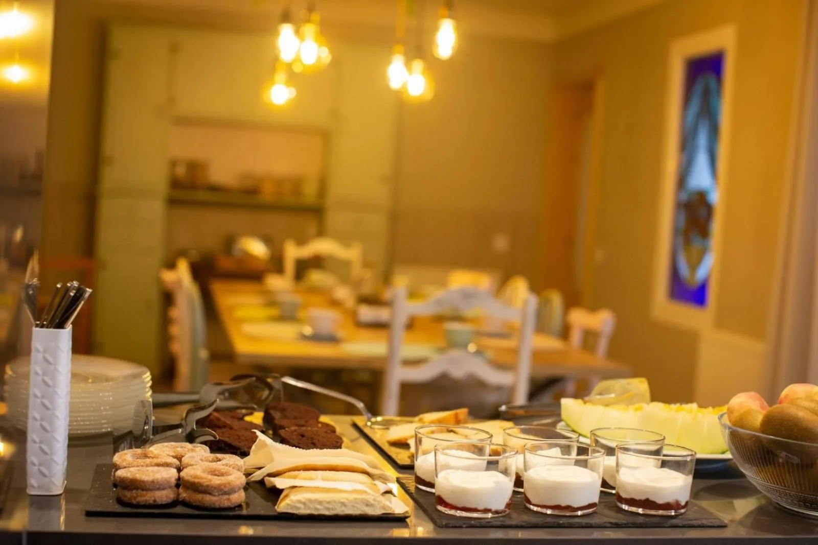 Food and drinks in El Patio de los Jazmines Boutique-House