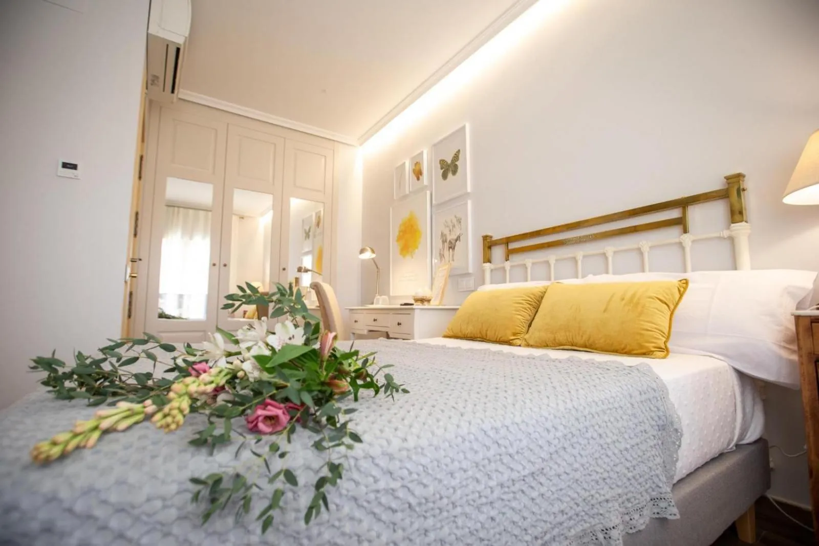 Photo of the whole room, Bed in El Patio de los Jazmines Boutique-House