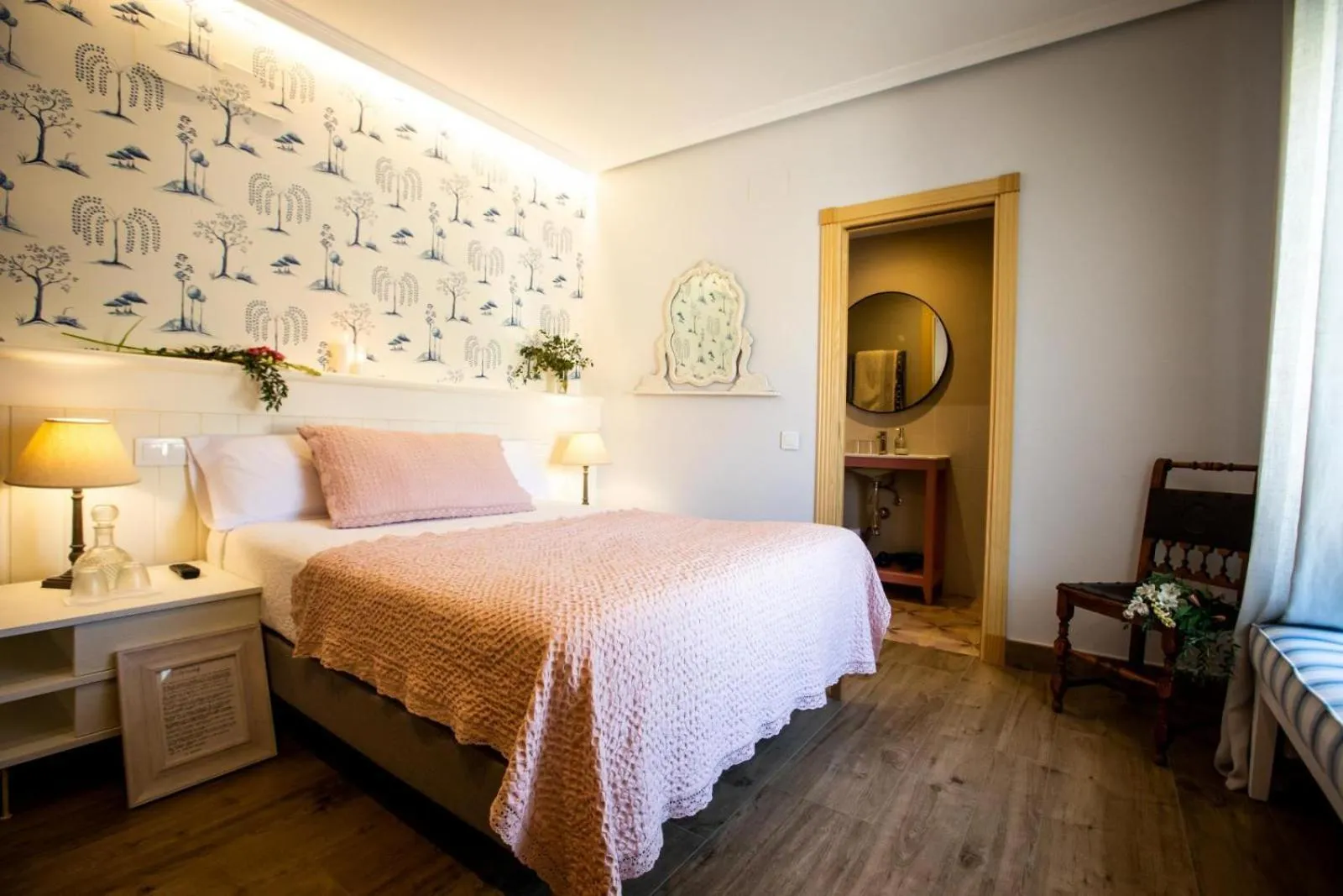 Photo of the whole room, Bed in El Patio de los Jazmines Boutique-House