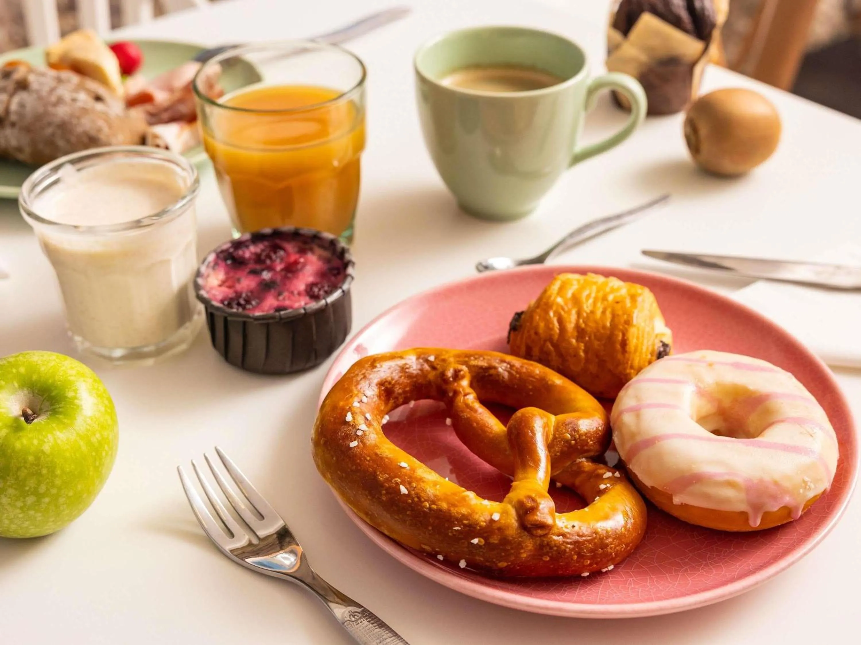 Breakfast in Ibis Styles Strasbourg Centre Gare