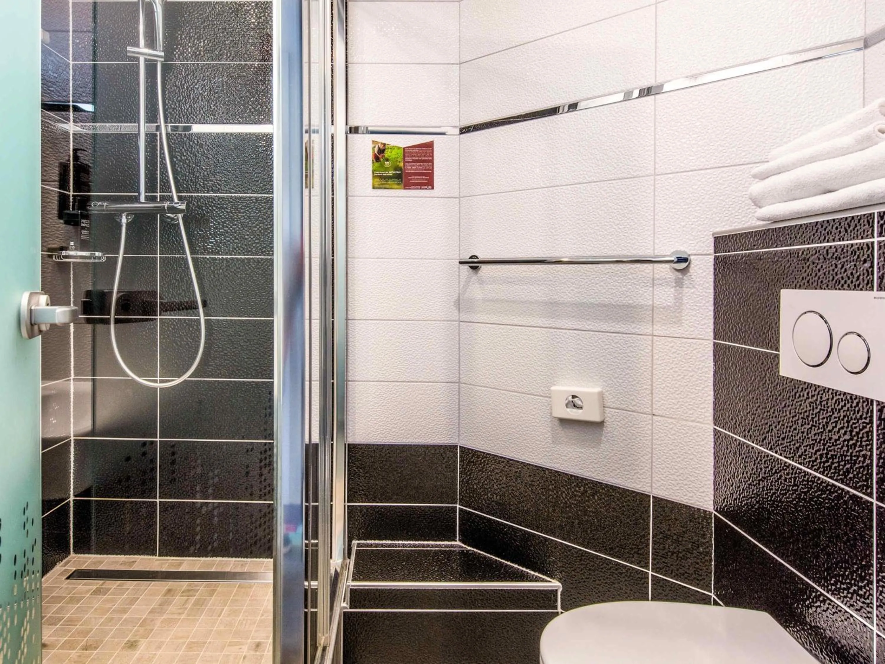 Bedroom in Ibis Styles Strasbourg Centre Gare