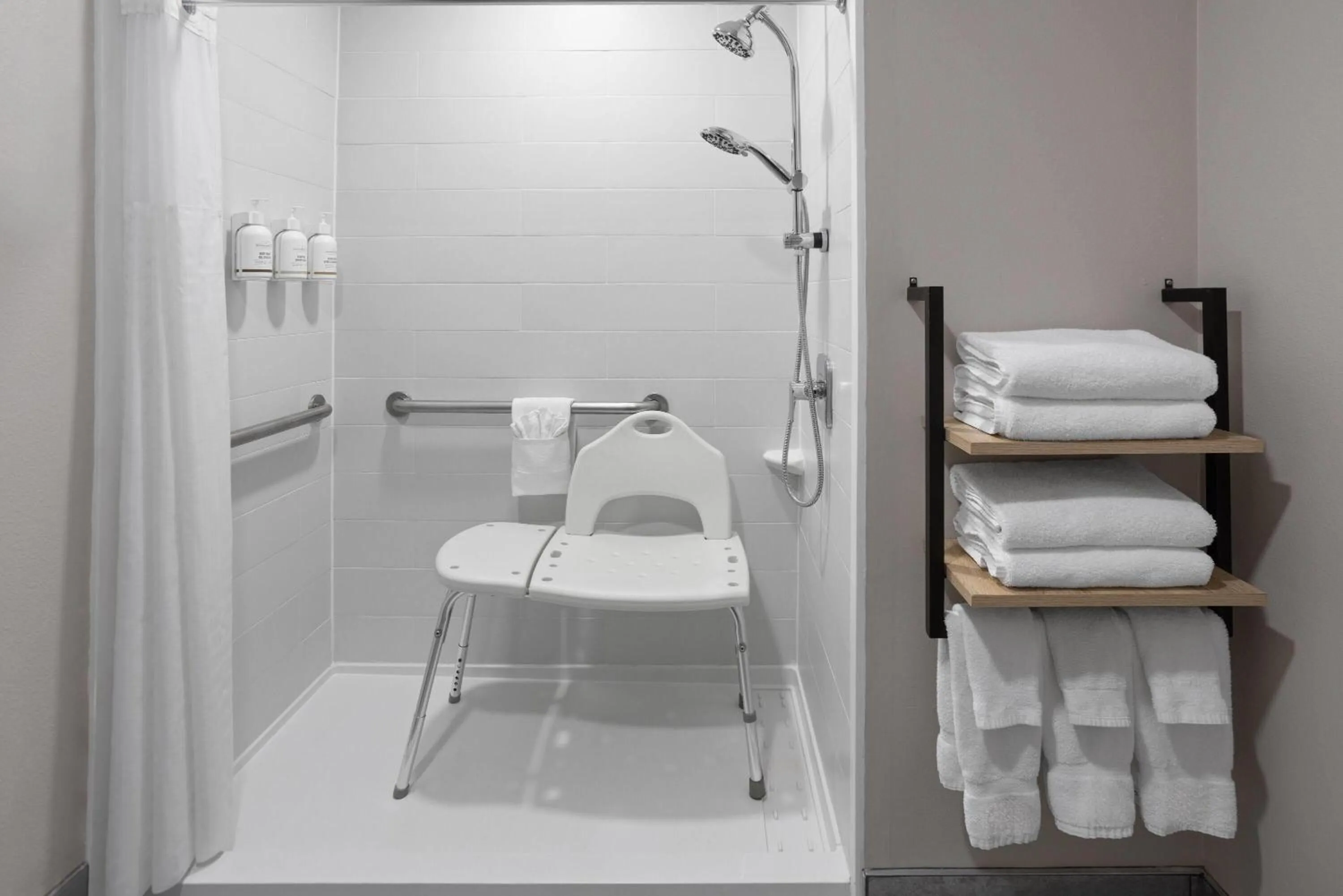 Shower in La Quinta by Wyndham Mansfield OH