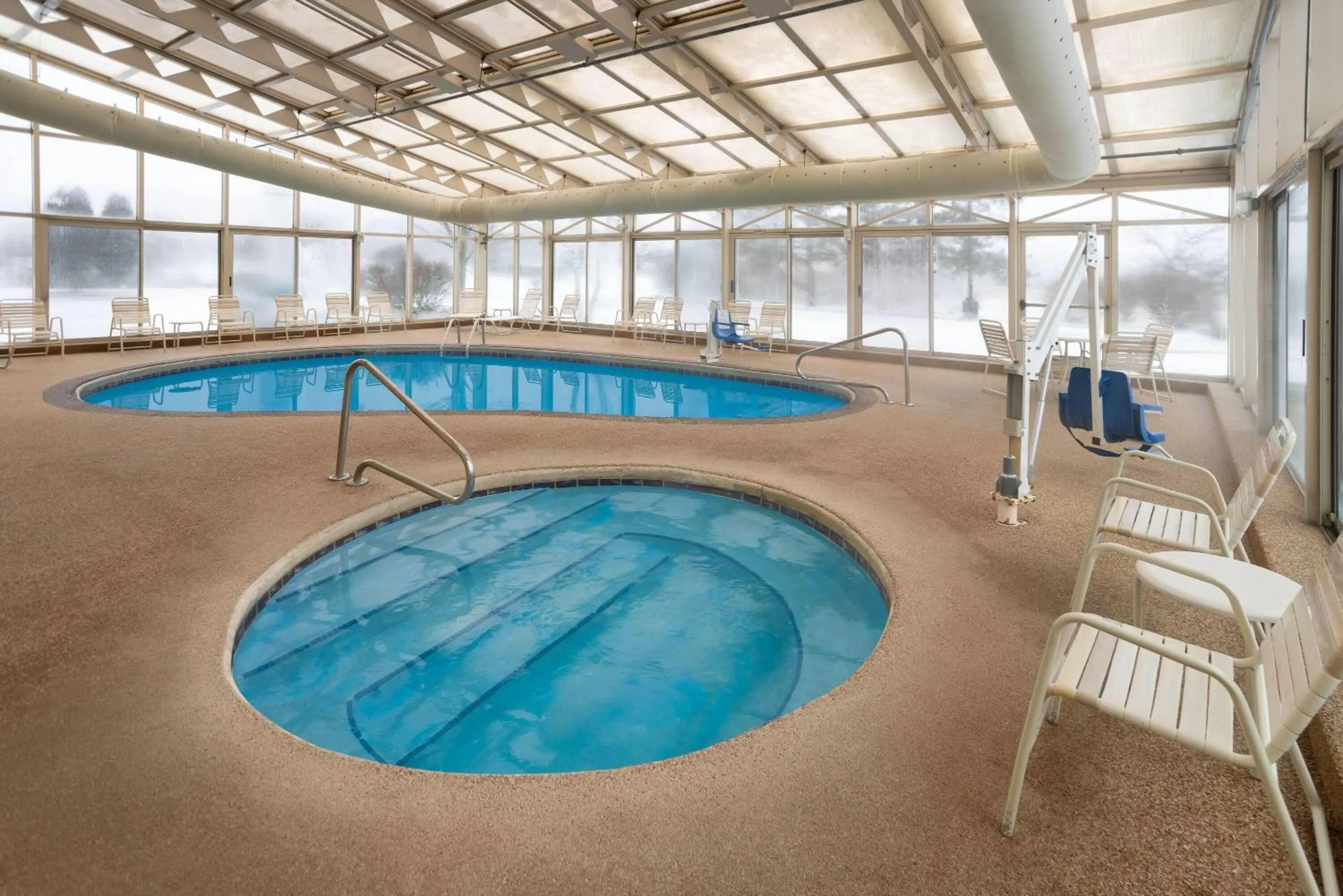 Hot Tub in La Quinta by Wyndham Mansfield OH