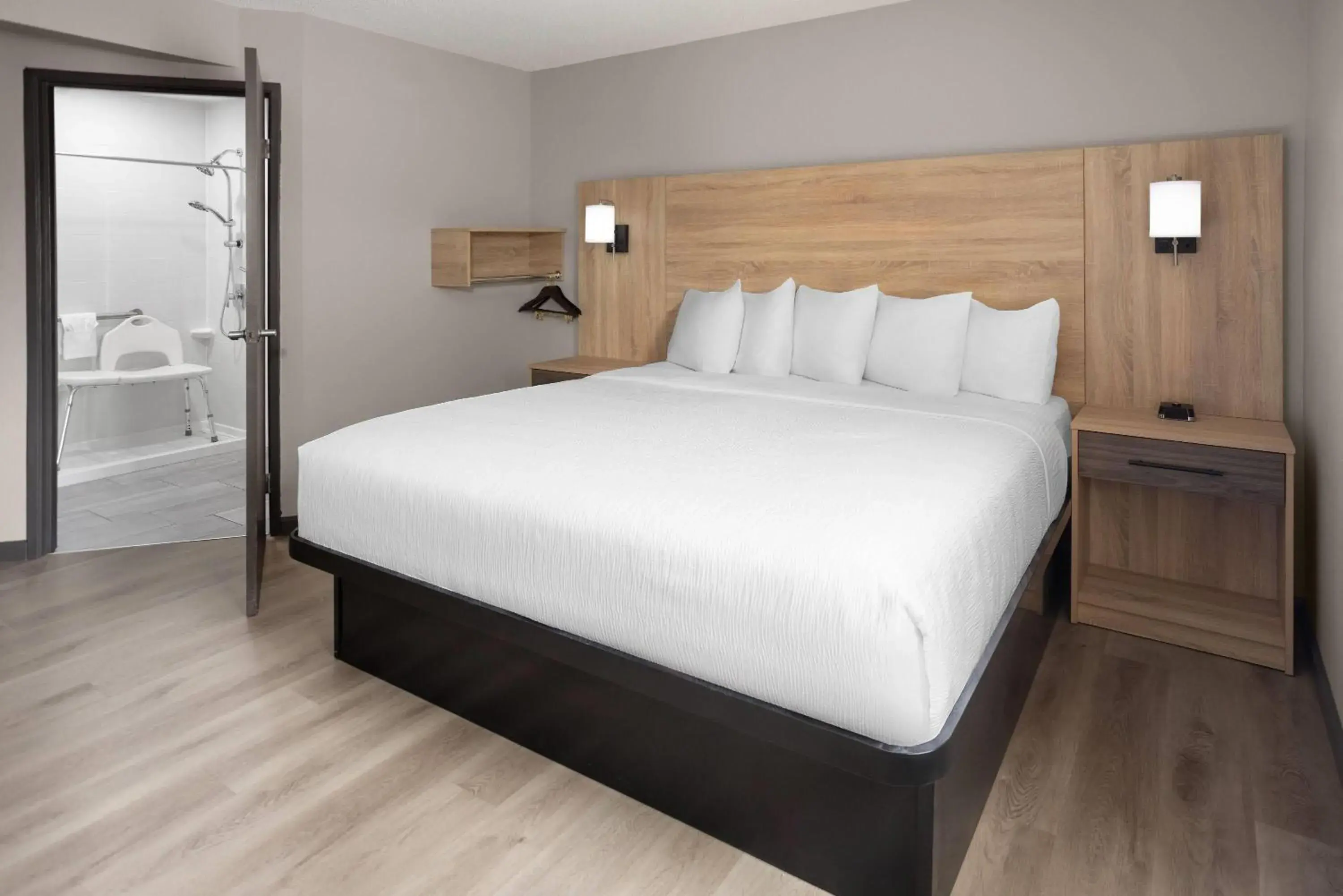 Photo of the whole room, Bed in La Quinta by Wyndham Mansfield OH Photo of the whole room, Bed in La Quinta by Wyndham Mansfield OH