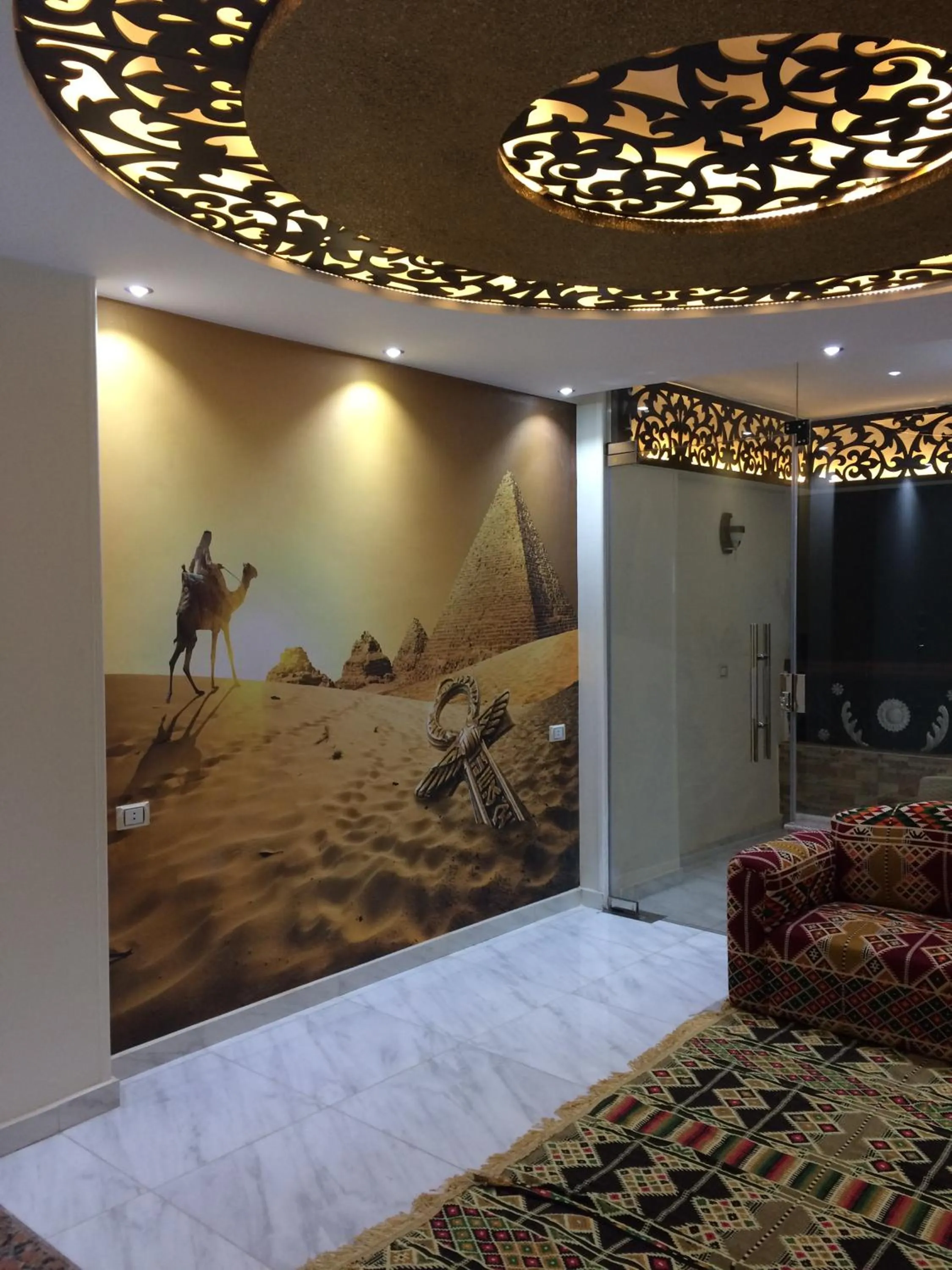 Communal lounge/ TV room in Giza Pyramids View Guest House