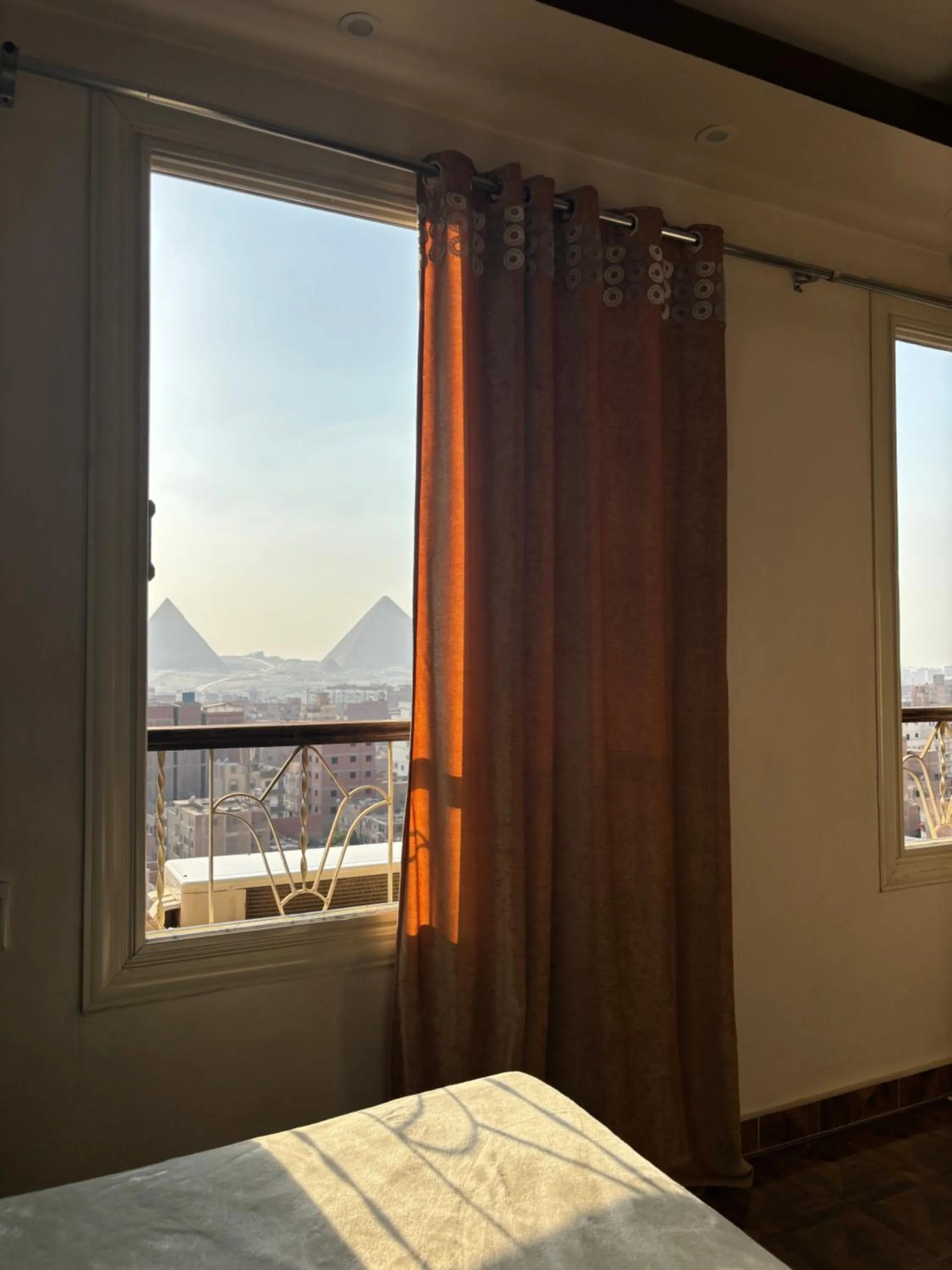 Photo of the whole room, Bed in Giza Pyramids View Guest House