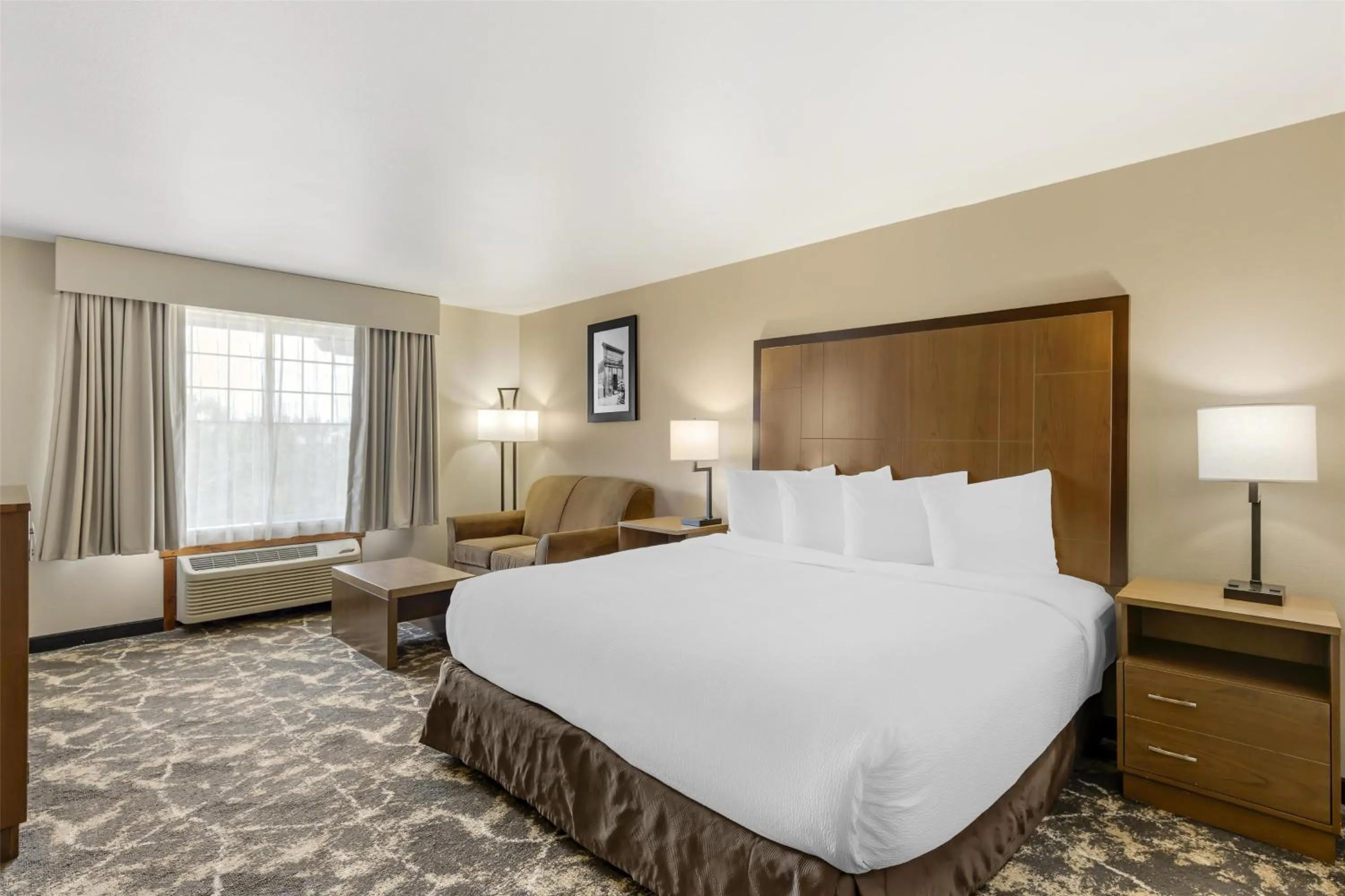 Bedroom, Bed in Best Western Plus Riverfront Hotel and Suites