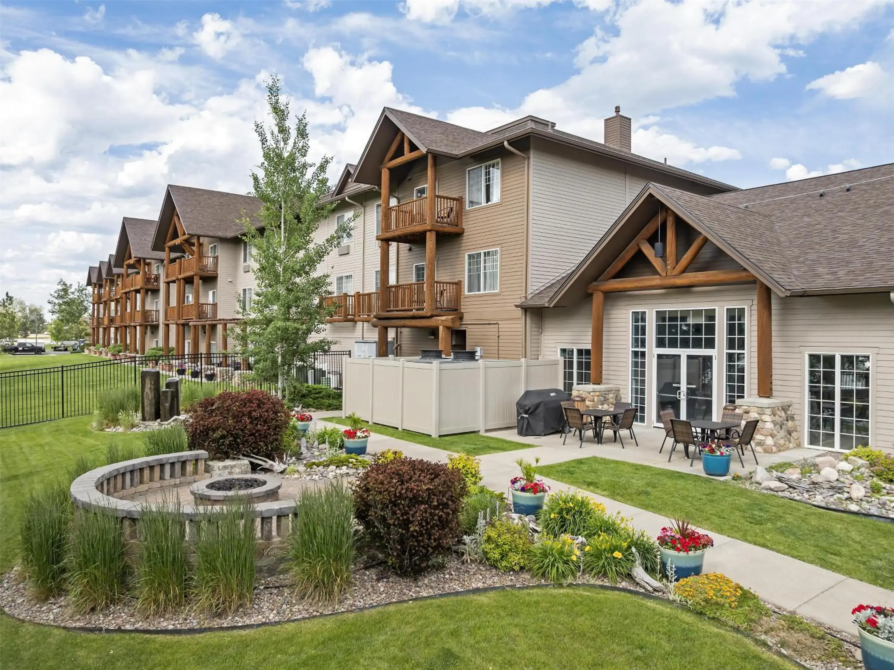 Property building in Best Western Plus Riverfront Hotel and Suites Property building in Best Western Plus Riverfront Hotel and Suites