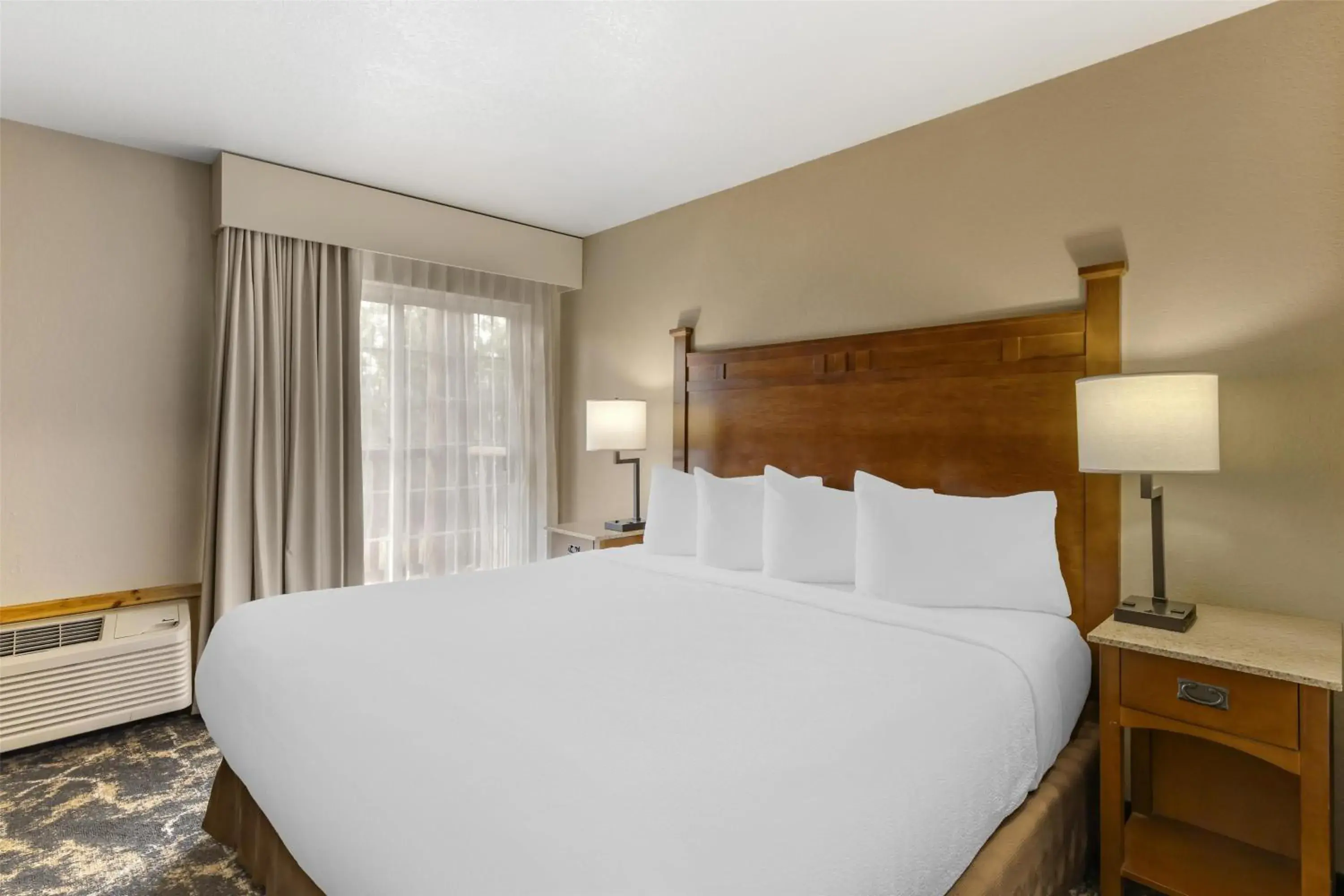 Bedroom, Bed in Best Western Plus Riverfront Hotel and Suites Bedroom, Bed in Best Western Plus Riverfront Hotel and Suites
