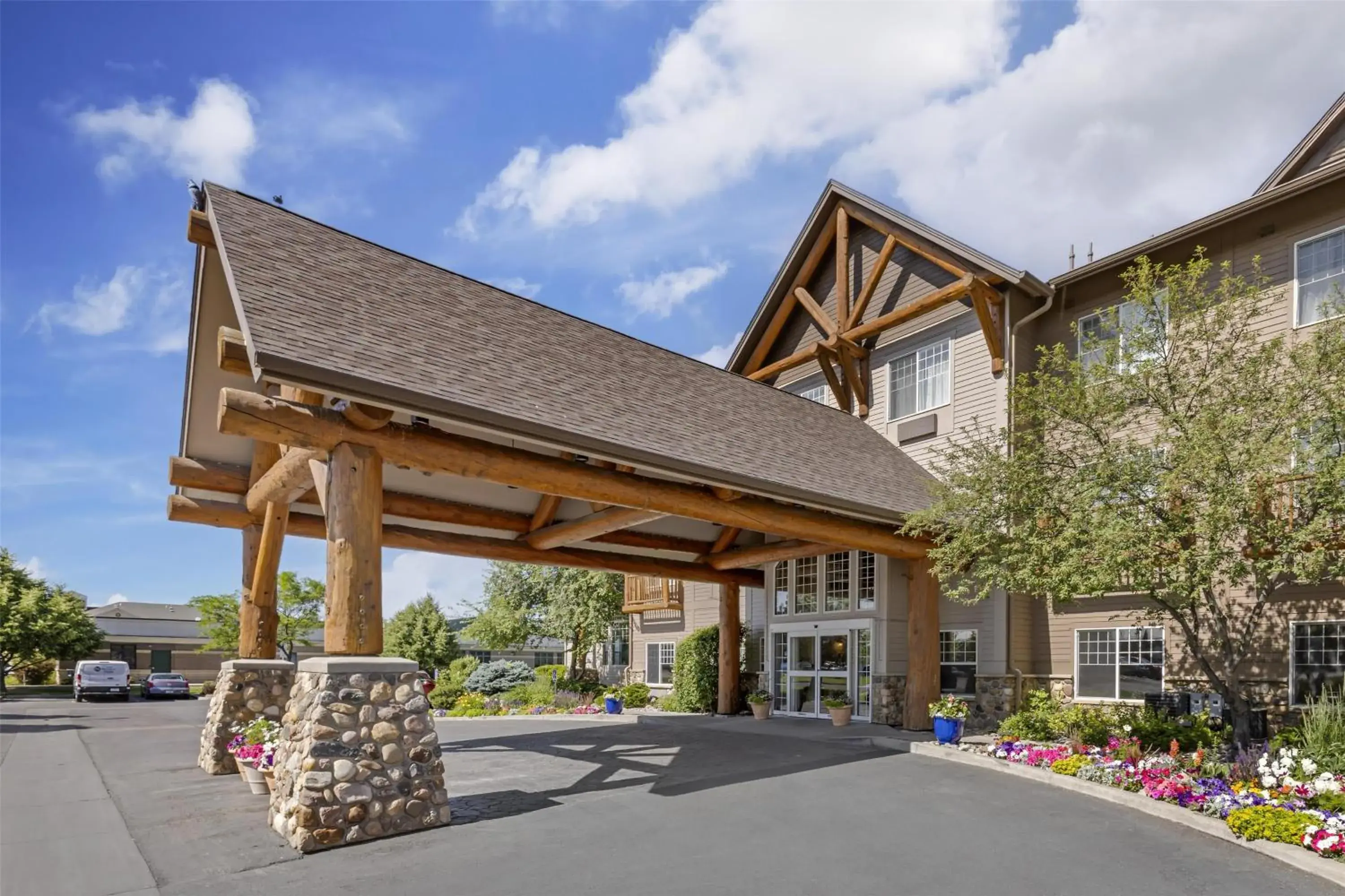 Property building in Best Western Plus Riverfront Hotel and Suites Property building in Best Western Plus Riverfront Hotel and Suites