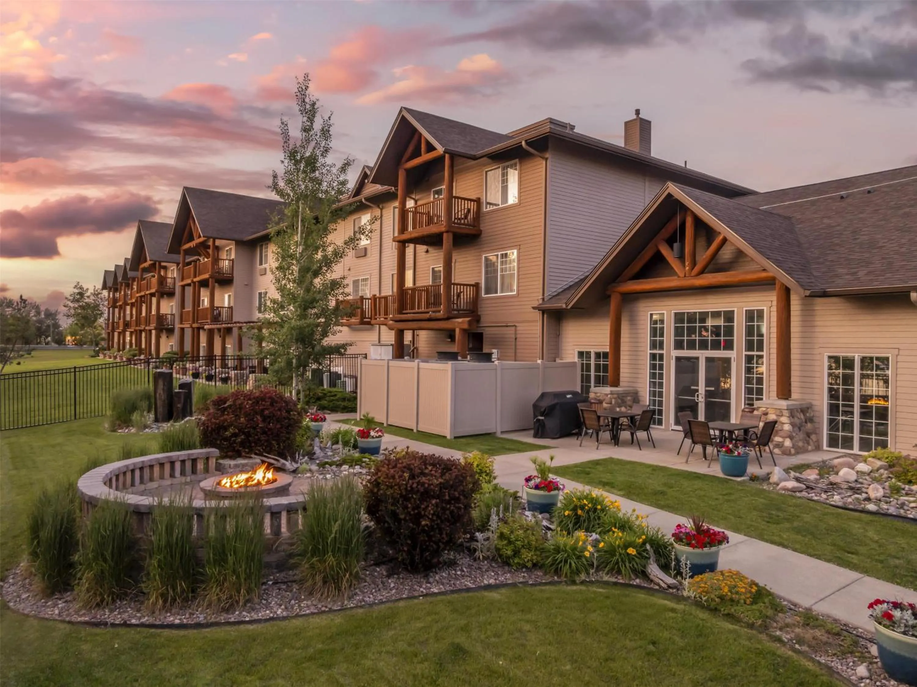 Property building in Best Western Plus Riverfront Hotel and Suites