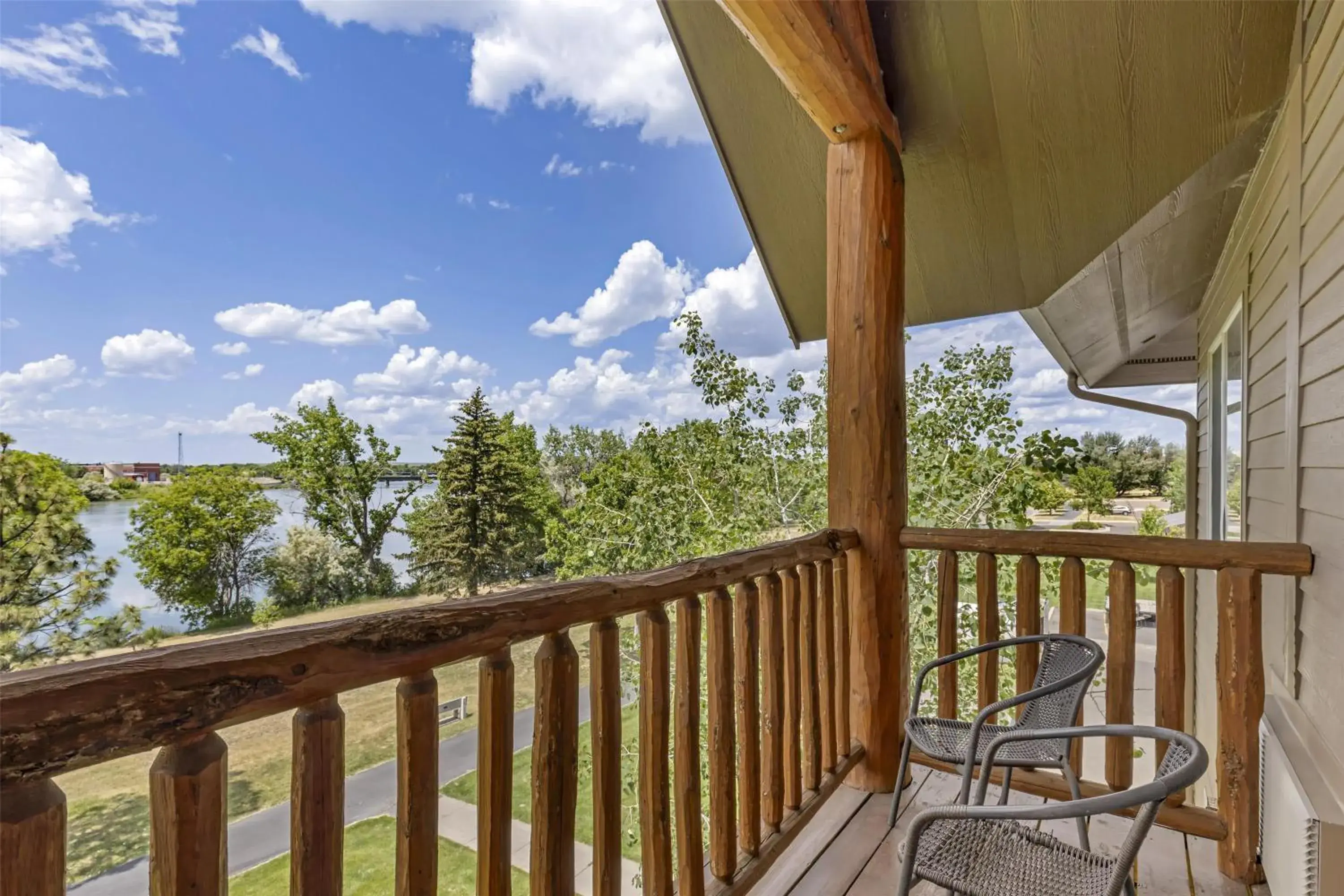 Bedroom in Best Western Plus Riverfront Hotel and Suites Bedroom in Best Western Plus Riverfront Hotel and Suites