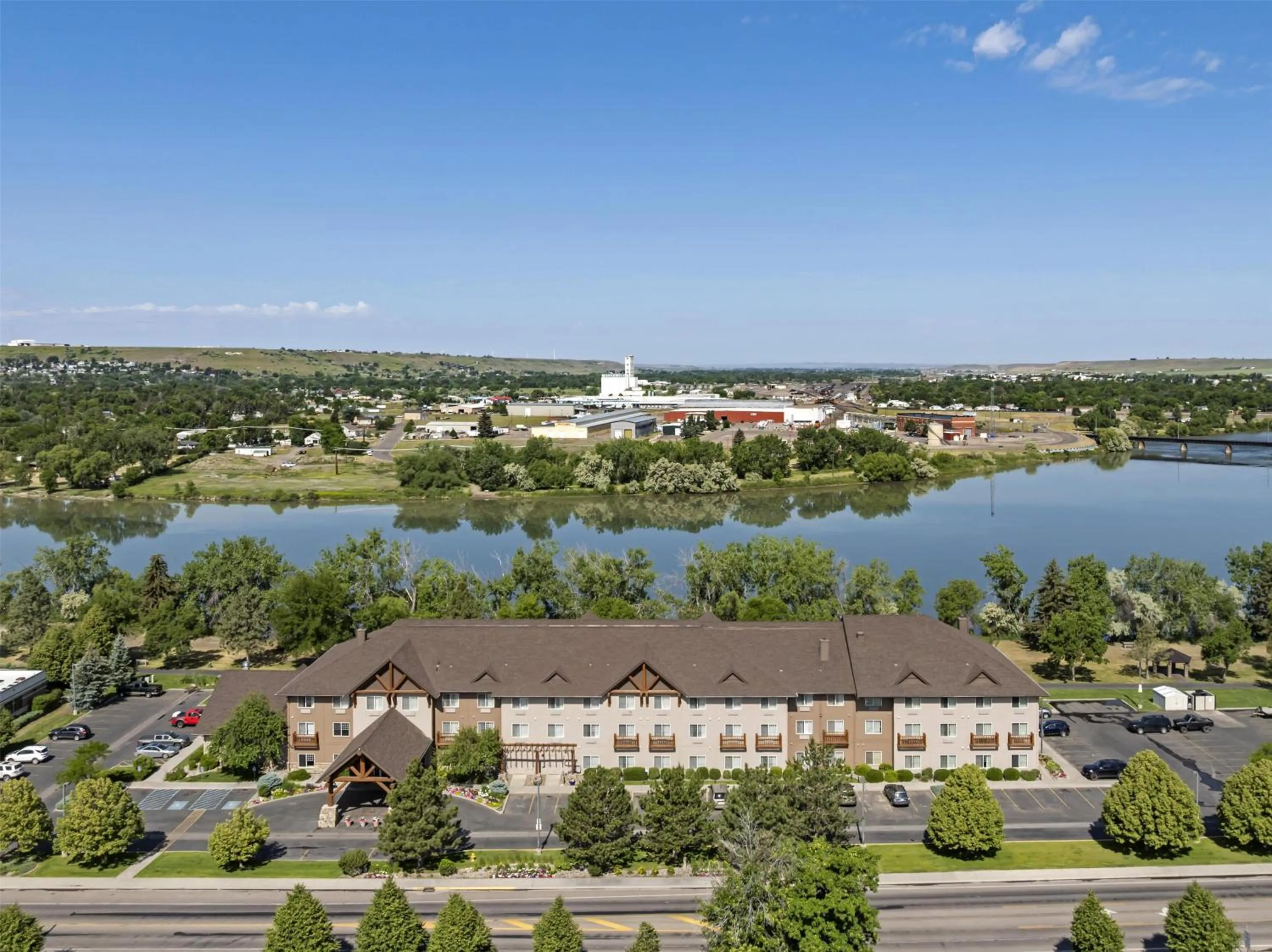 Property building in Best Western Plus Riverfront Hotel and Suites