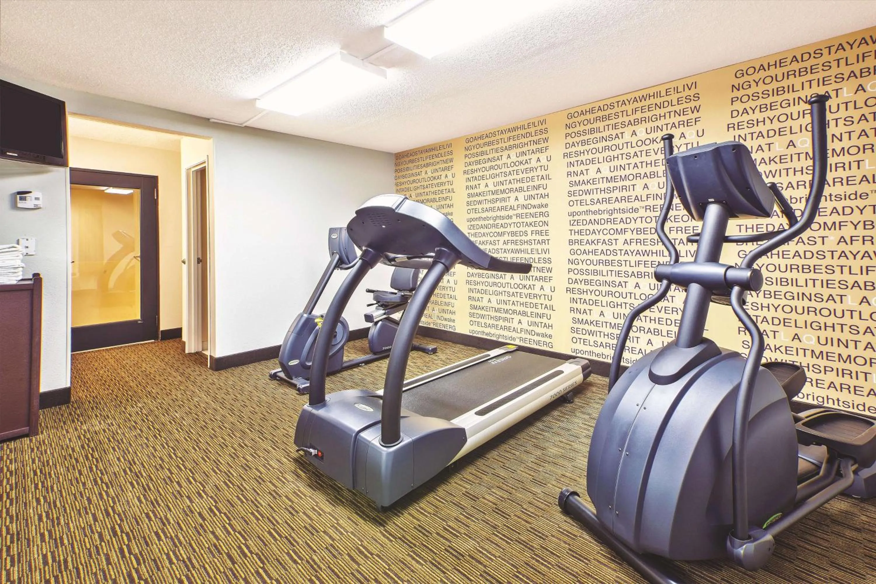 Fitness centre/facilities in La Quinta Inn by Wyndham Toledo Perrysburg