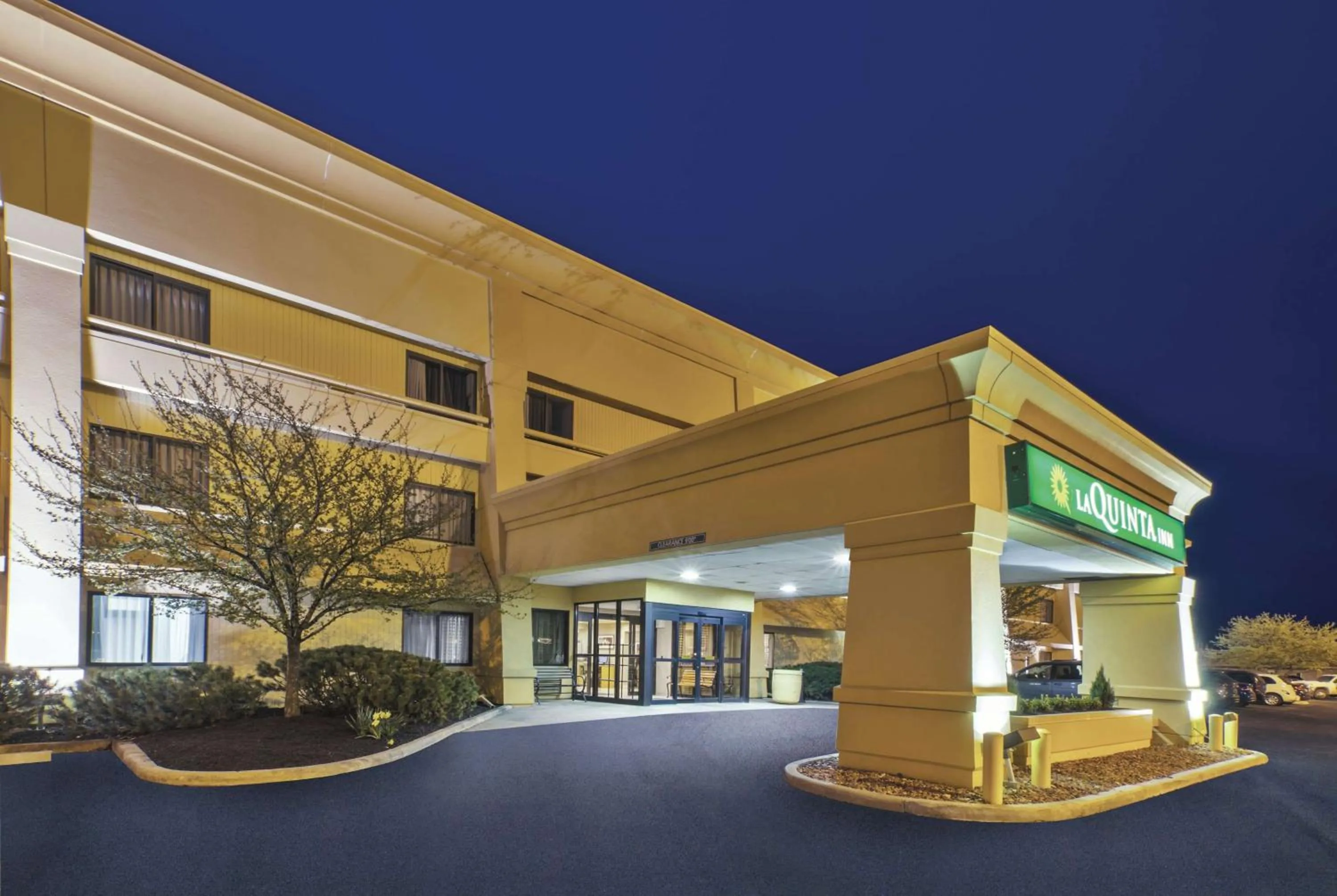 Property building in La Quinta Inn by Wyndham Toledo Perrysburg