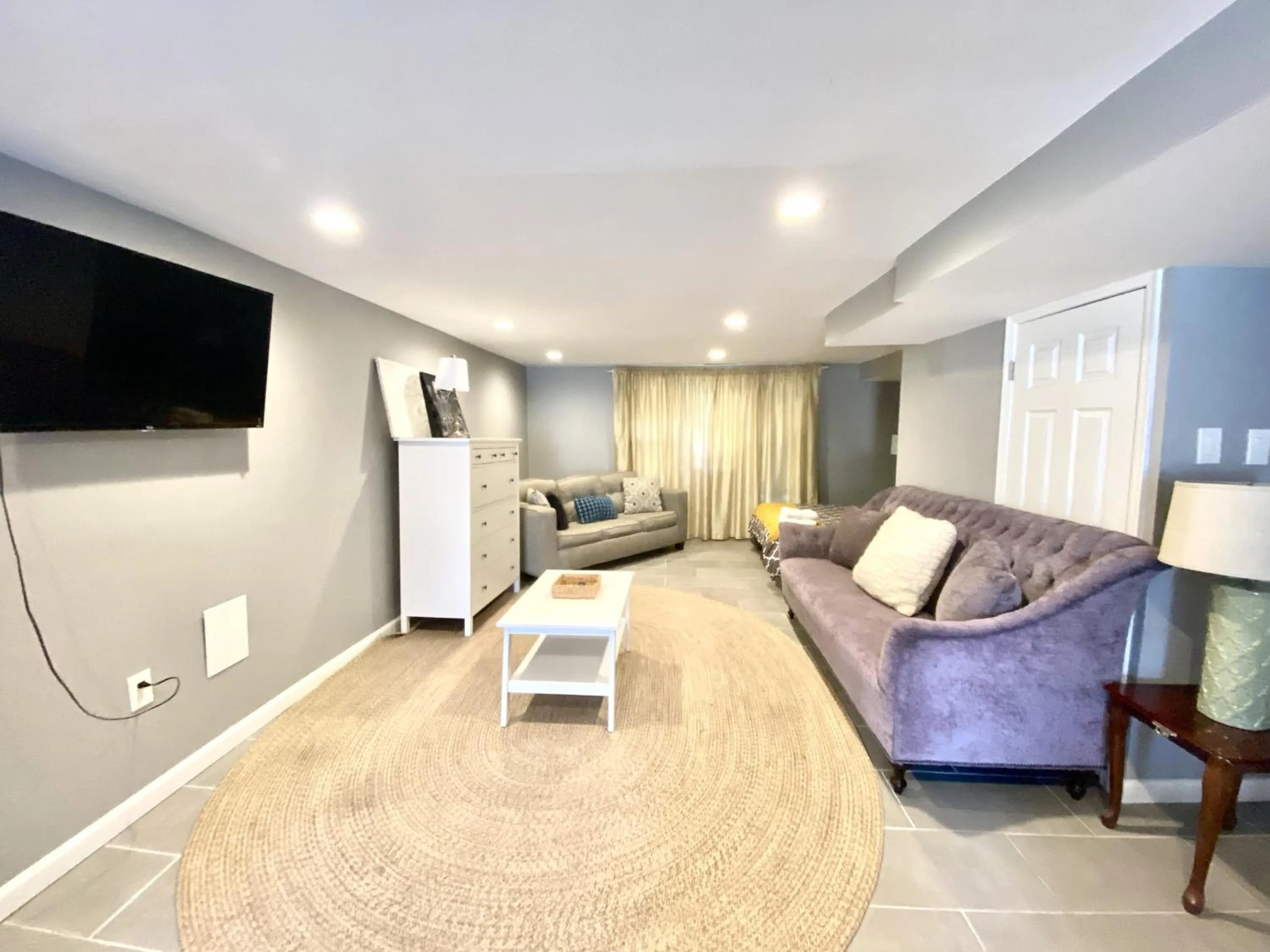 TV and multimedia in Tuscany 2900 - Classic Italian Style 3BR w Parking near Airport