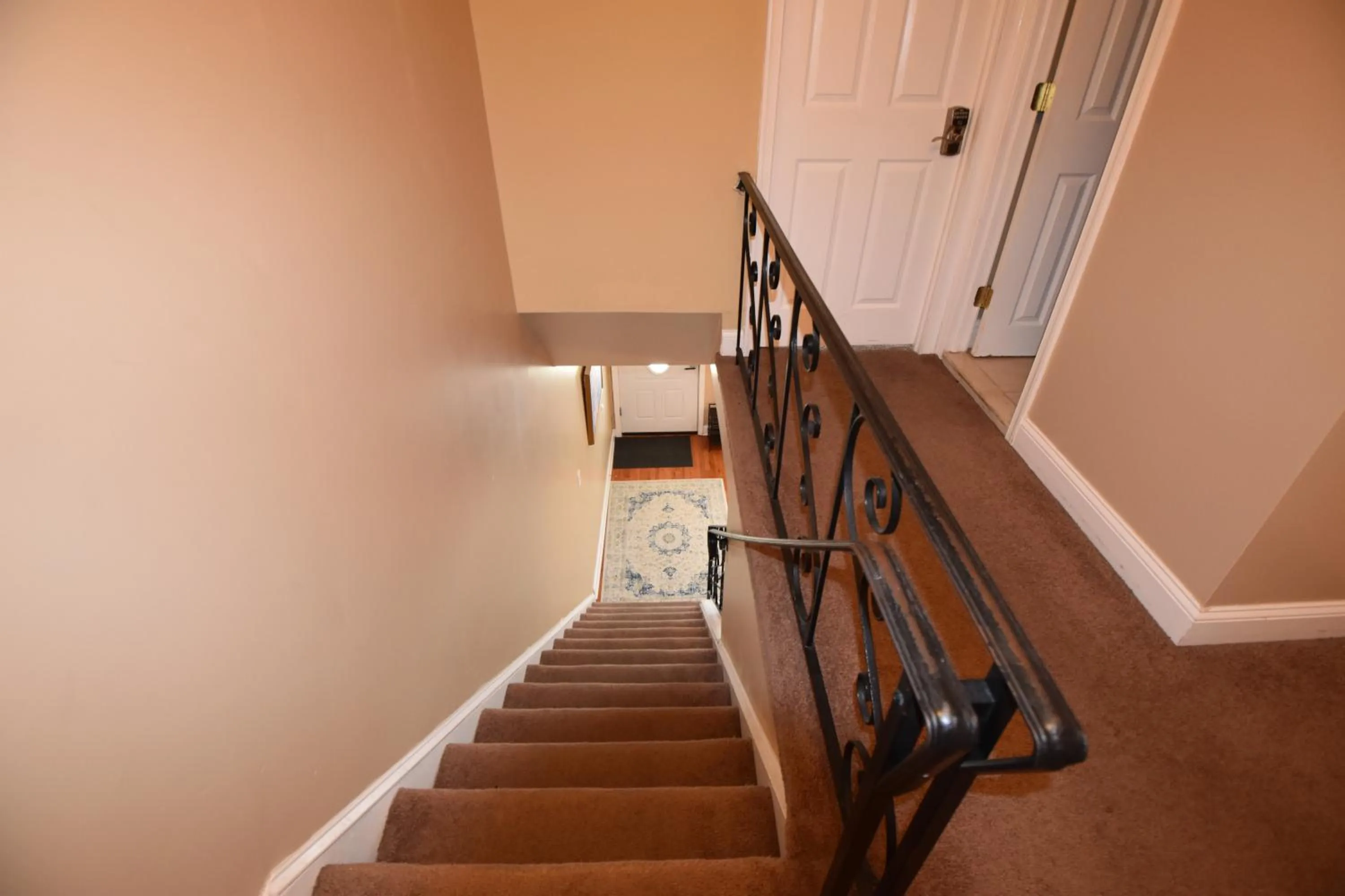 Facade/entrance in Tuscany 2900 - Classic Italian Style 3BR w Parking near Airport