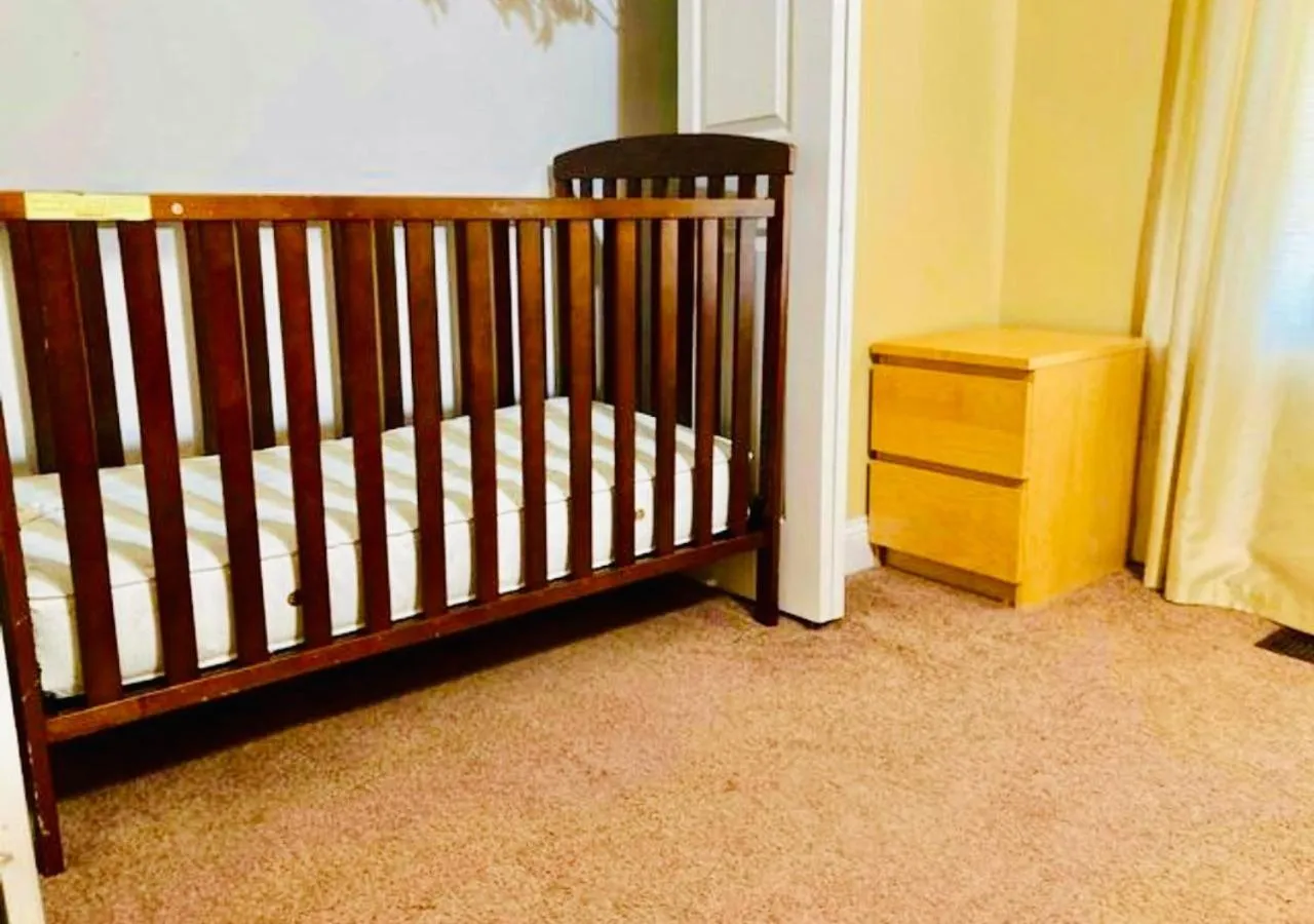 Bed in Tuscany 2900 - Classic Italian Style 3BR w Parking near Airport