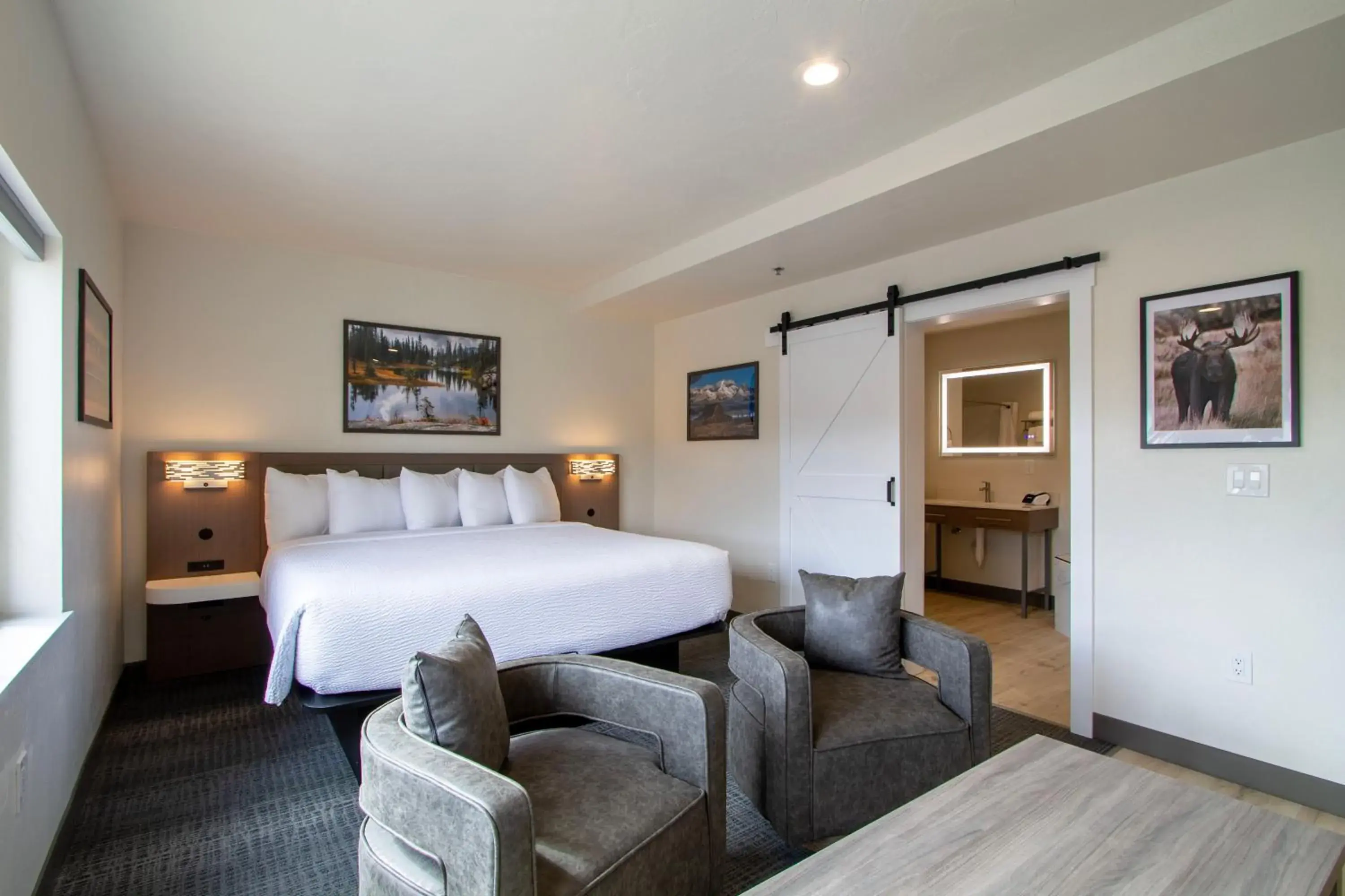 Bed in Cedar Street Hotel & Suites Bed in Cedar Street Hotel & Suites