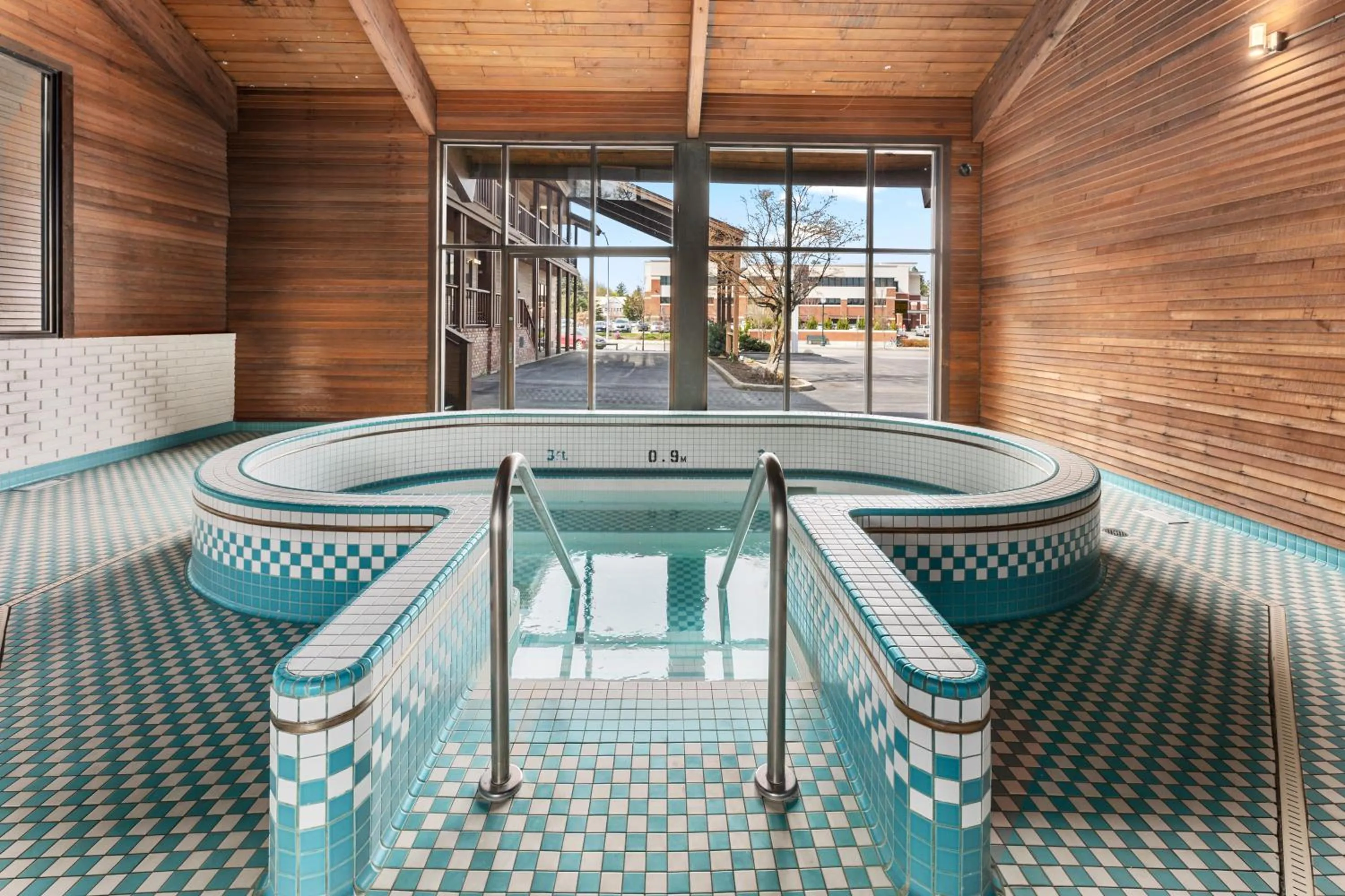 Cedar Street Hotel & Suites