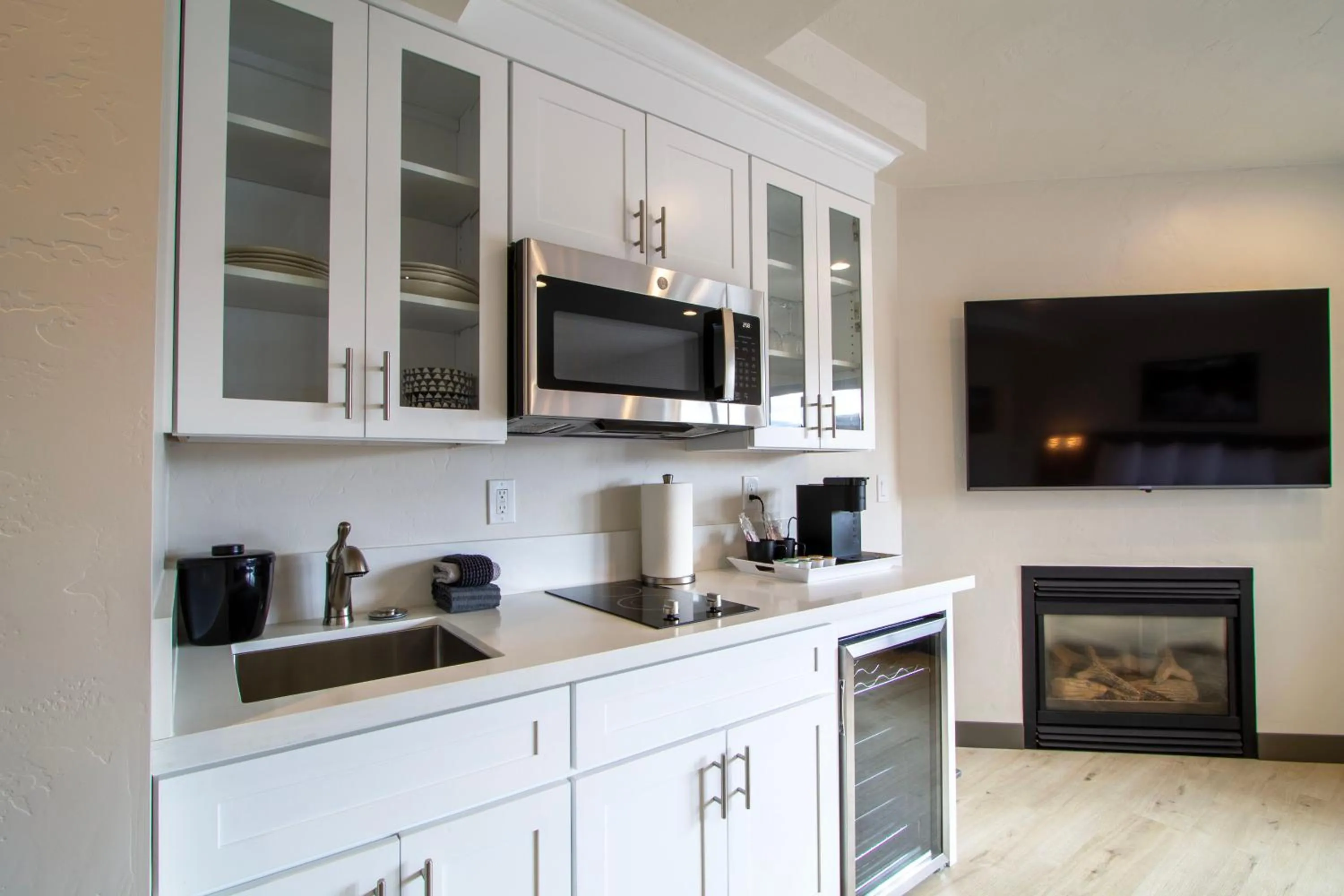 Cedar Street Hotel & Suites