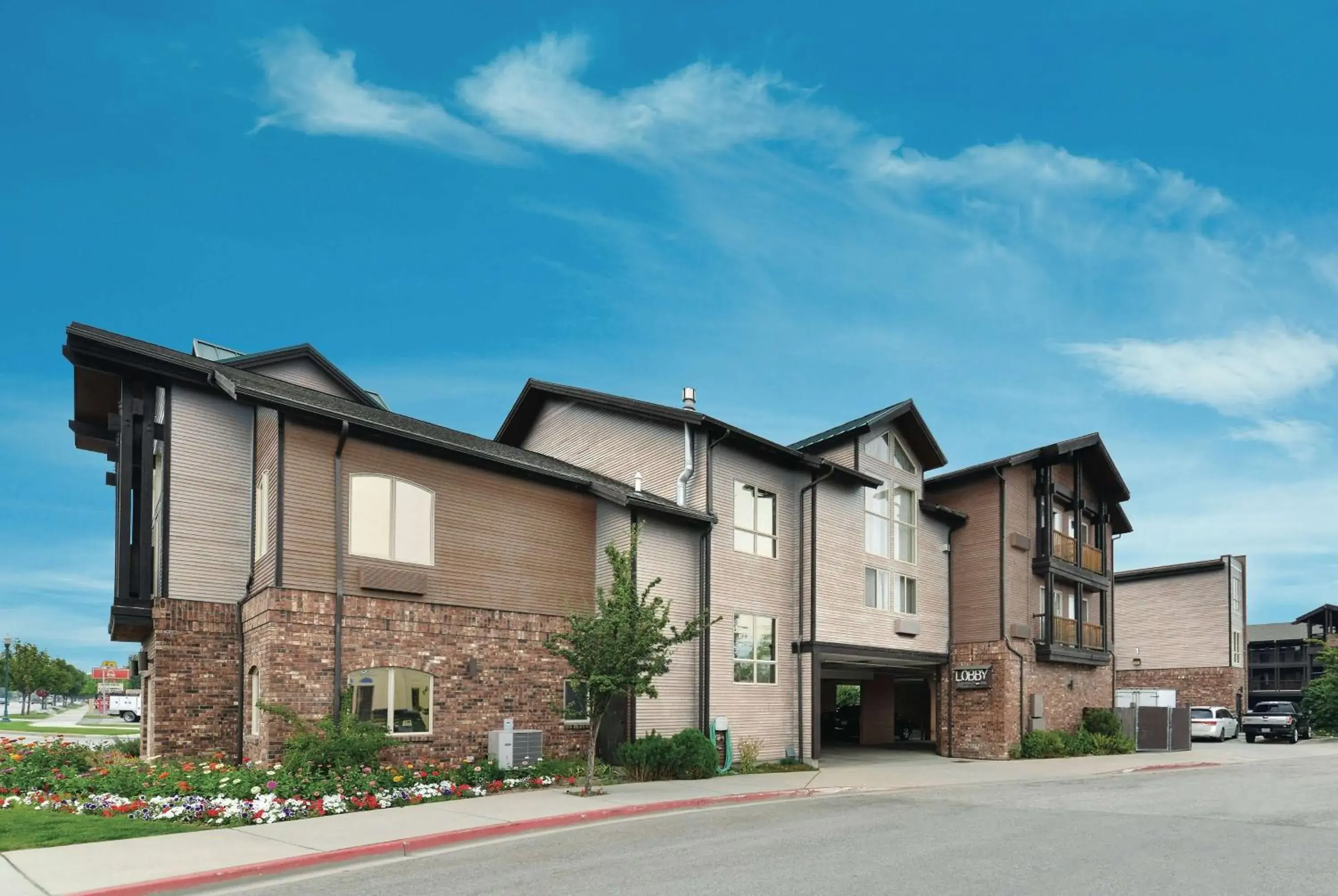 Property building in Cedar Street Hotel & Suites Property building in Cedar Street Hotel & Suites