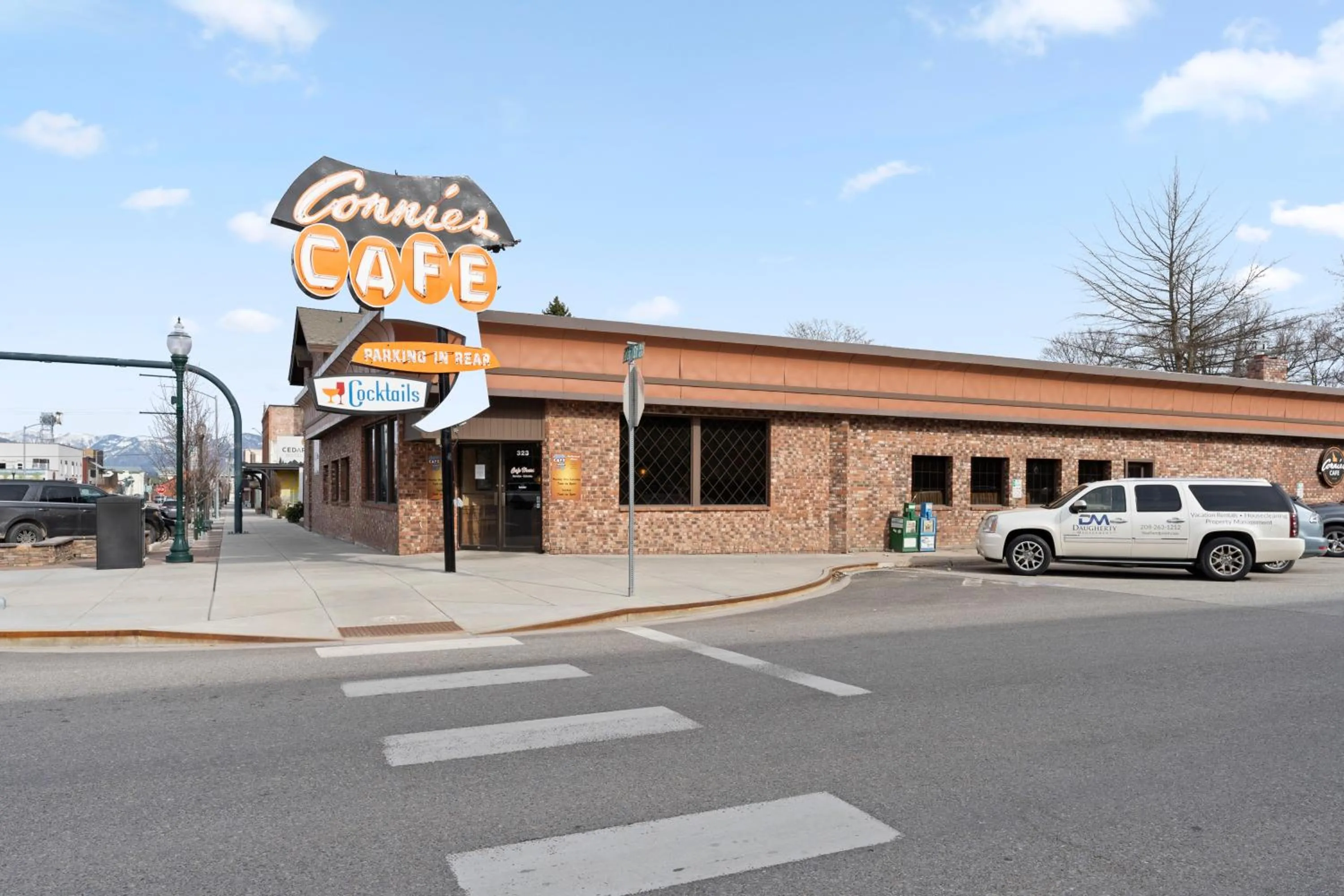 Cedar Street Hotel & Suites