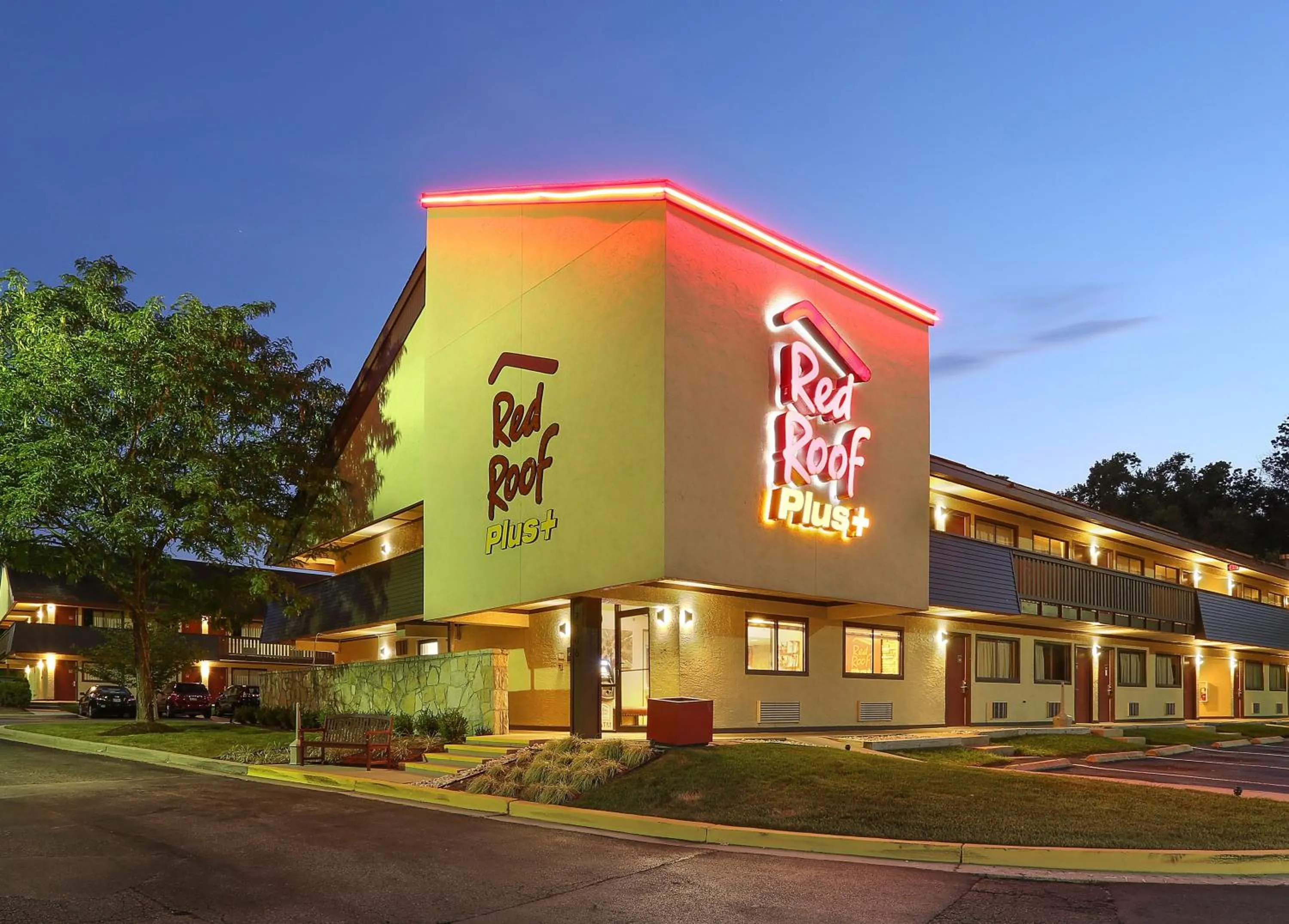 Property building in Red Roof Inn PLUS+ Baltimore - Washington DC/BWI South