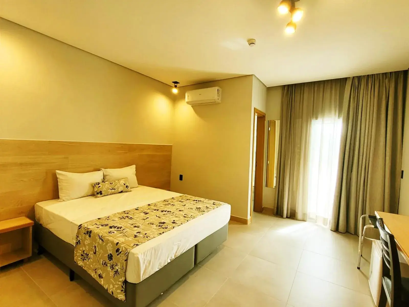 Deluxe Room - single occupancy in Lazuli Hotel Deluxe Room - single occupancy in Lazuli Hotel