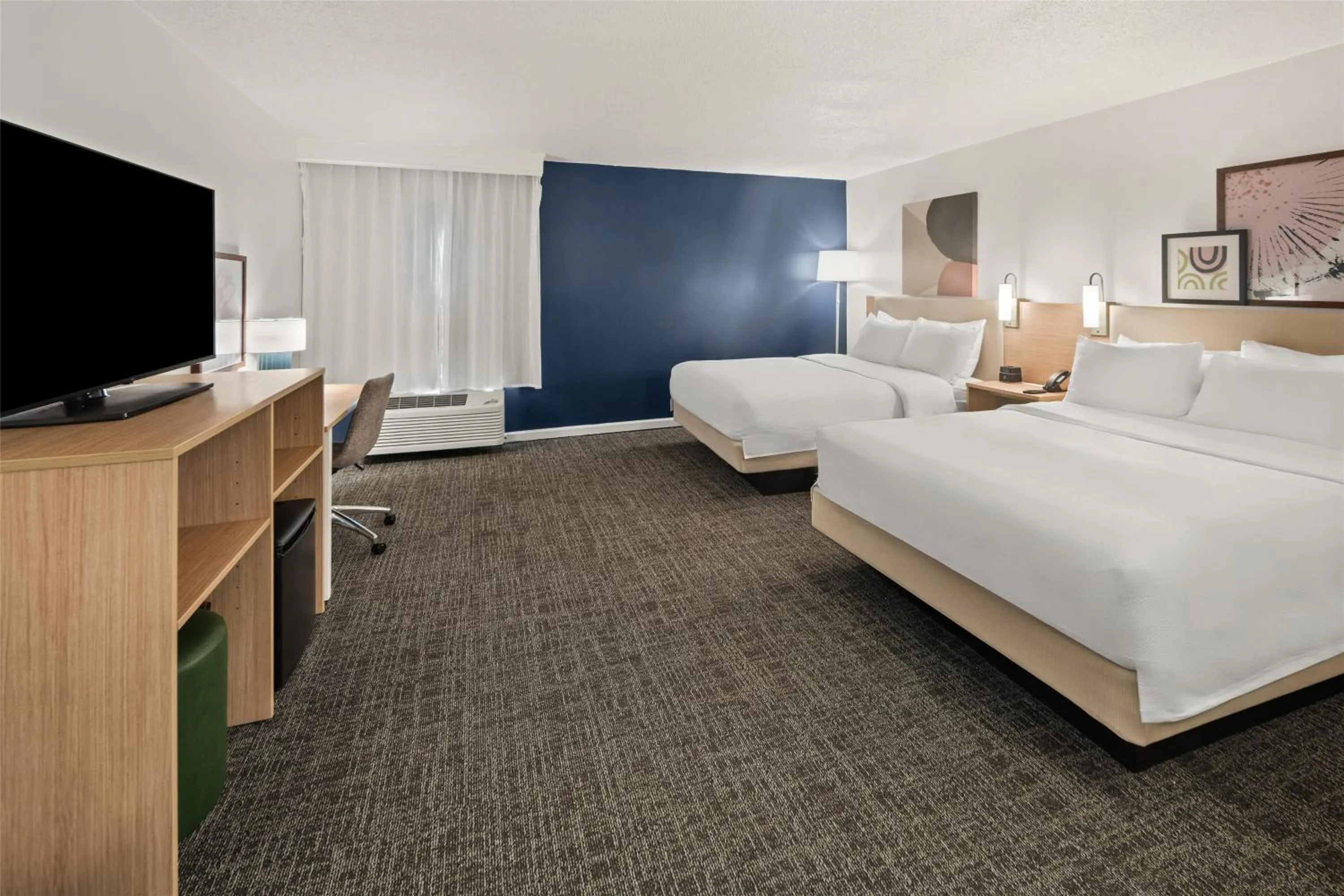 Bed in Spark by Hilton Waldorf