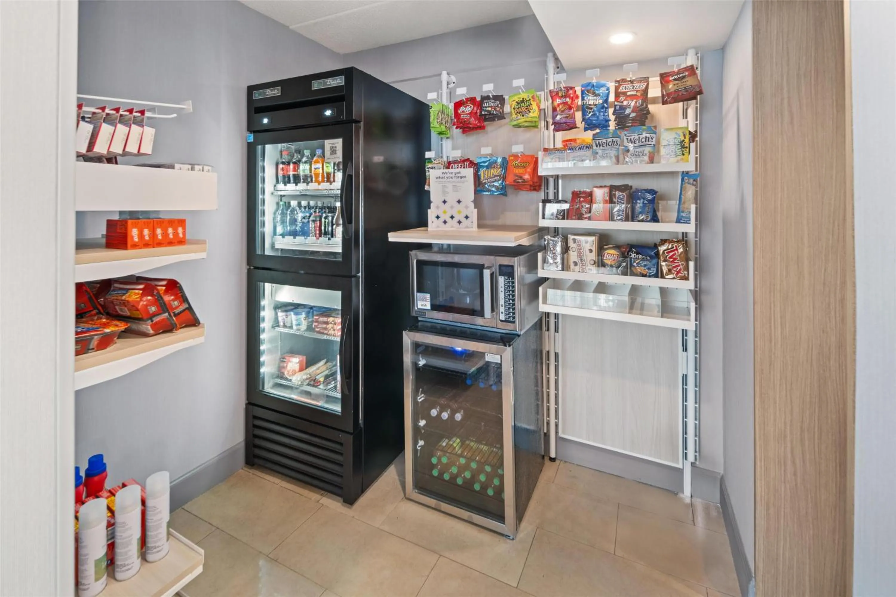 Restaurant/places to eat in Spark by Hilton Waldorf