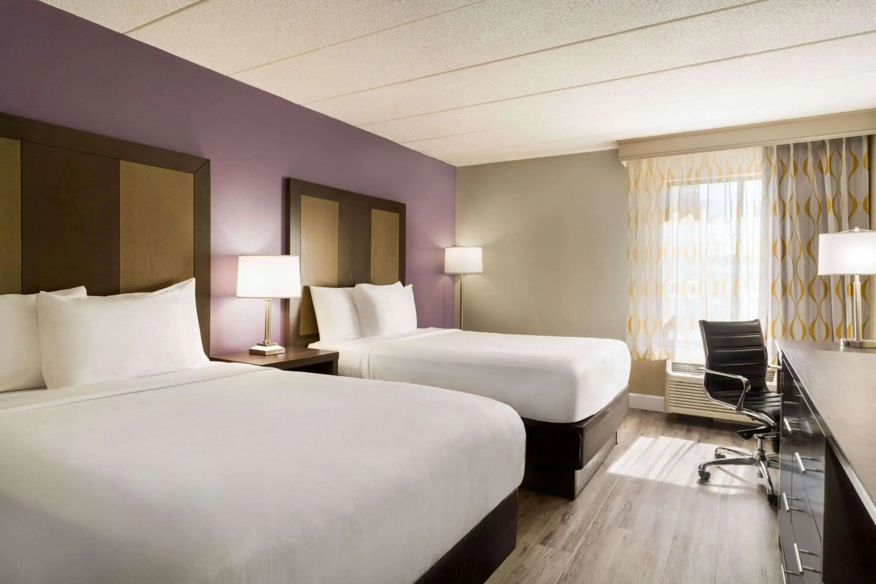 Deluxe Room with Two Double Beds in La Quinta Inn by Wyndham Waldorf Deluxe Room with Two Double Beds in La Quinta Inn by Wyndham Waldorf