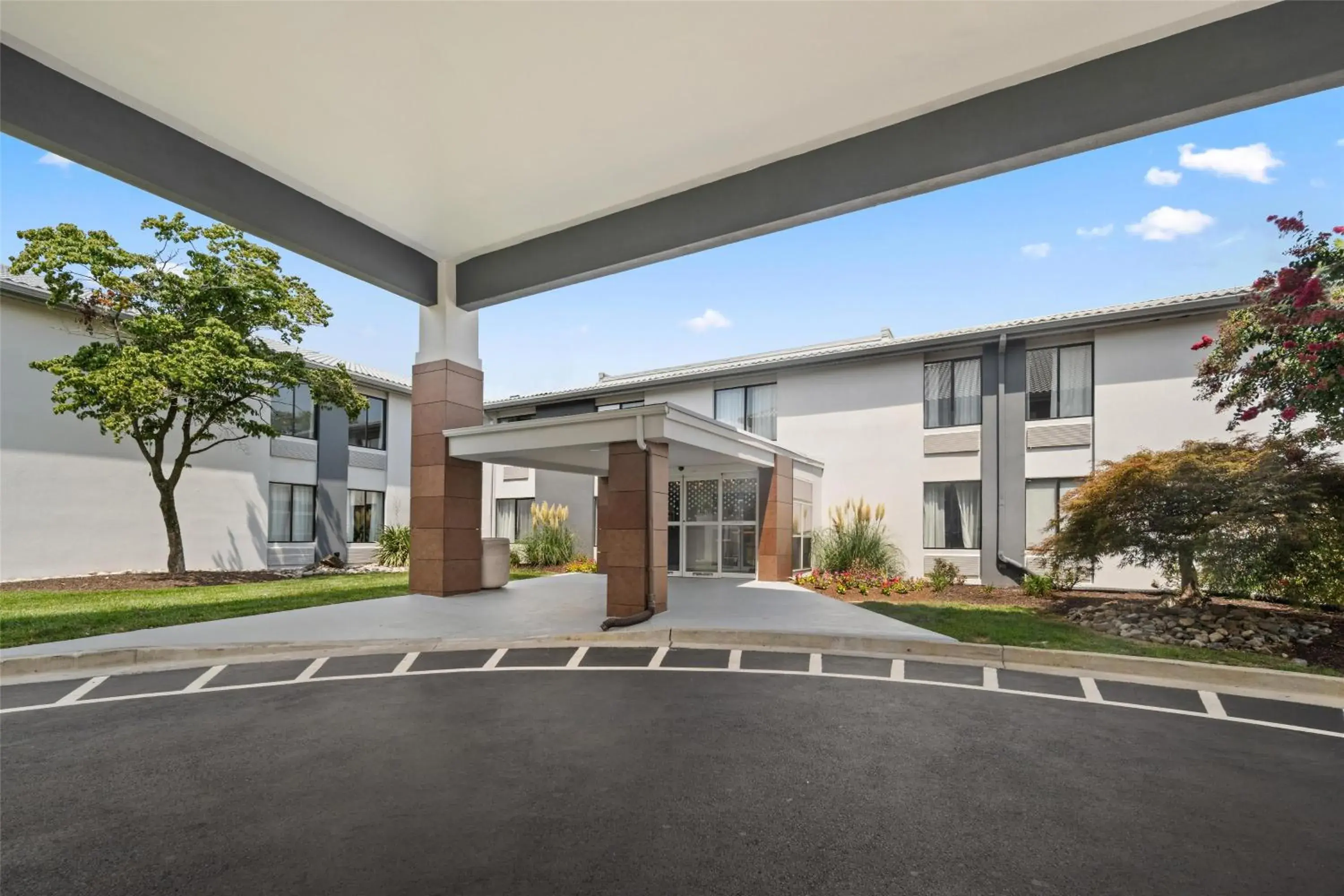 Property building in Spark by Hilton Waldorf Property building in Spark by Hilton Waldorf