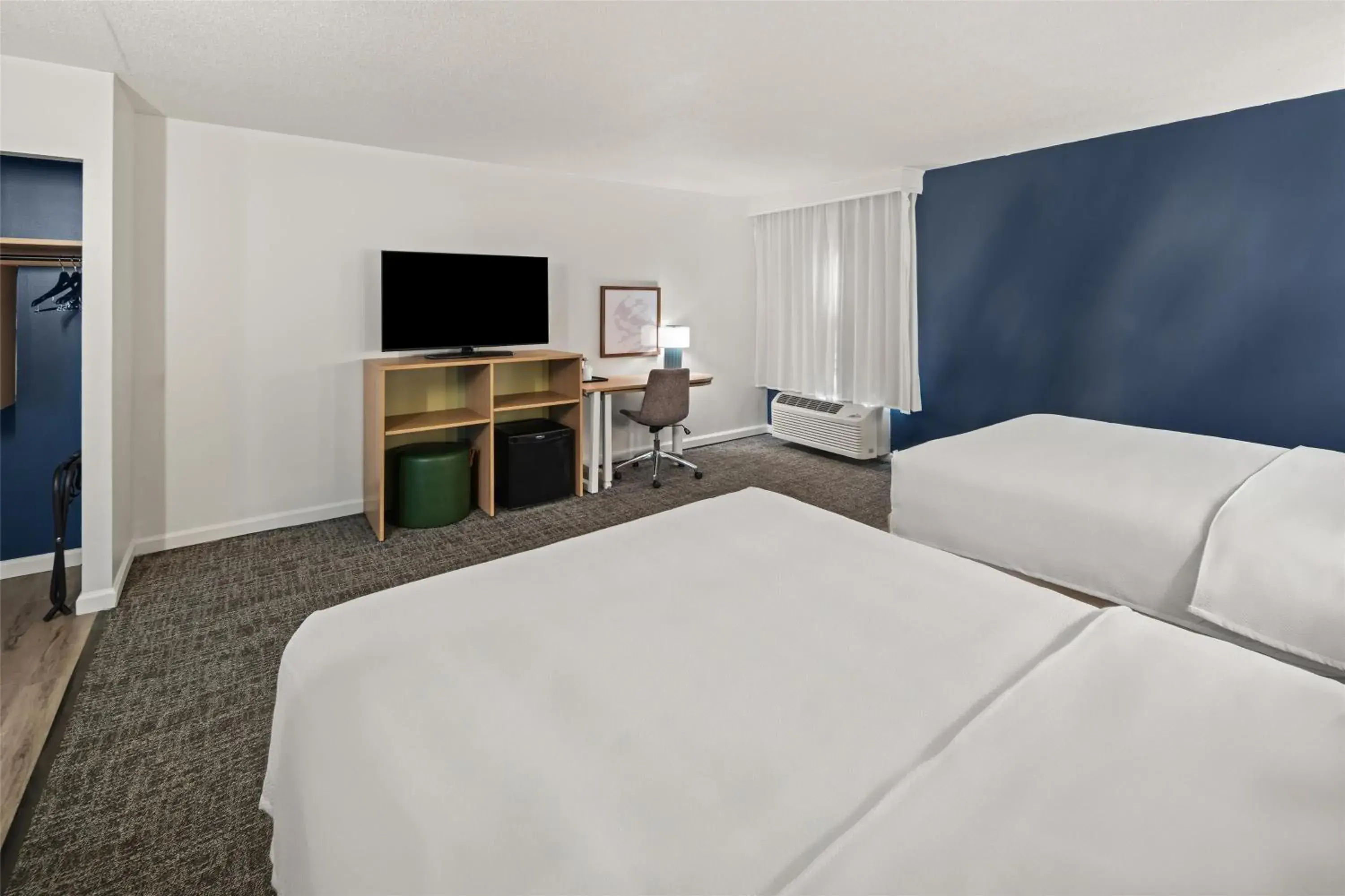 Bedroom, Bed in Spark by Hilton Waldorf Bedroom, Bed in Spark by Hilton Waldorf