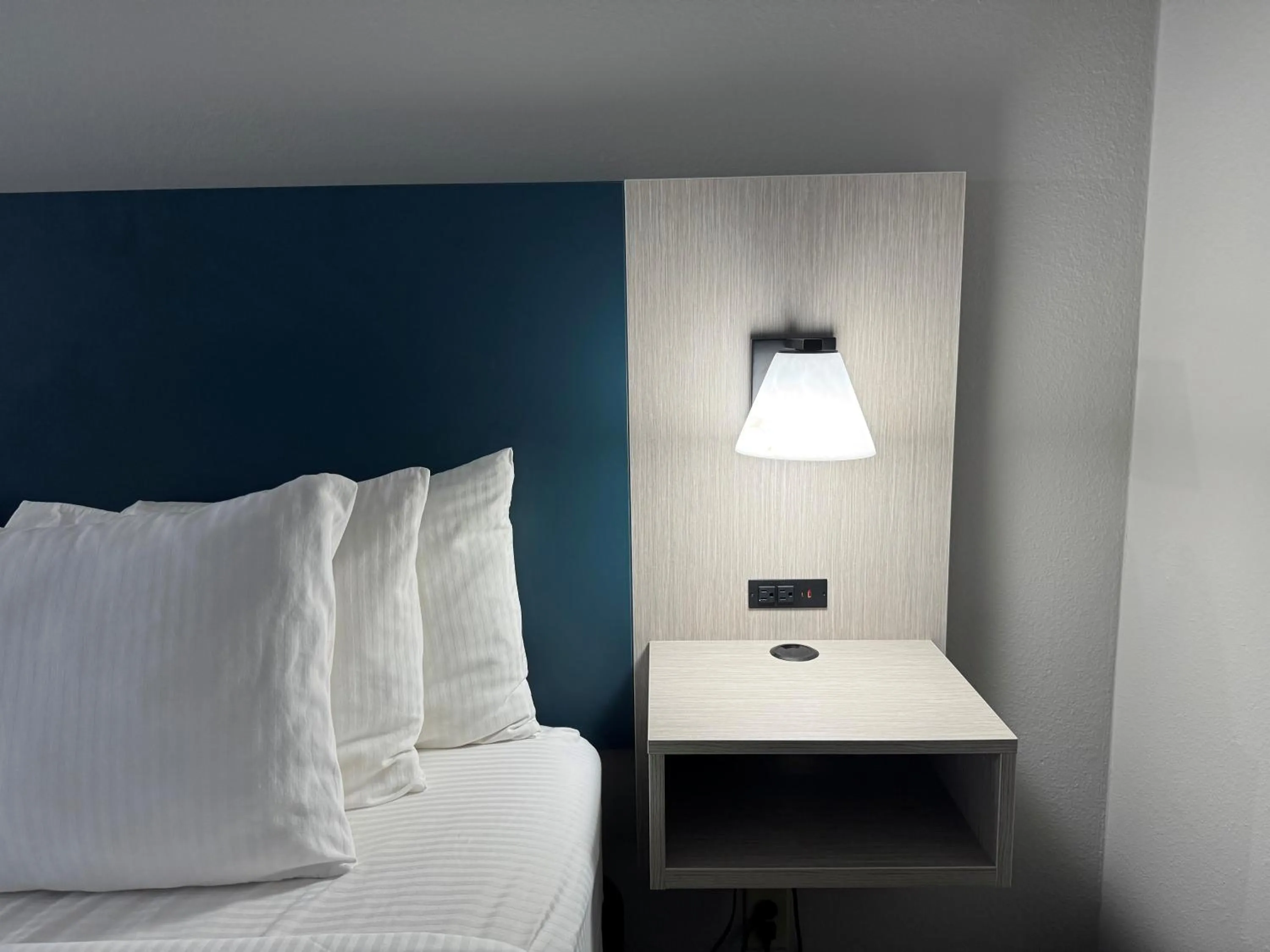 Bedroom, Bed in La Quinta Inn by Wyndham Auburn Worcester