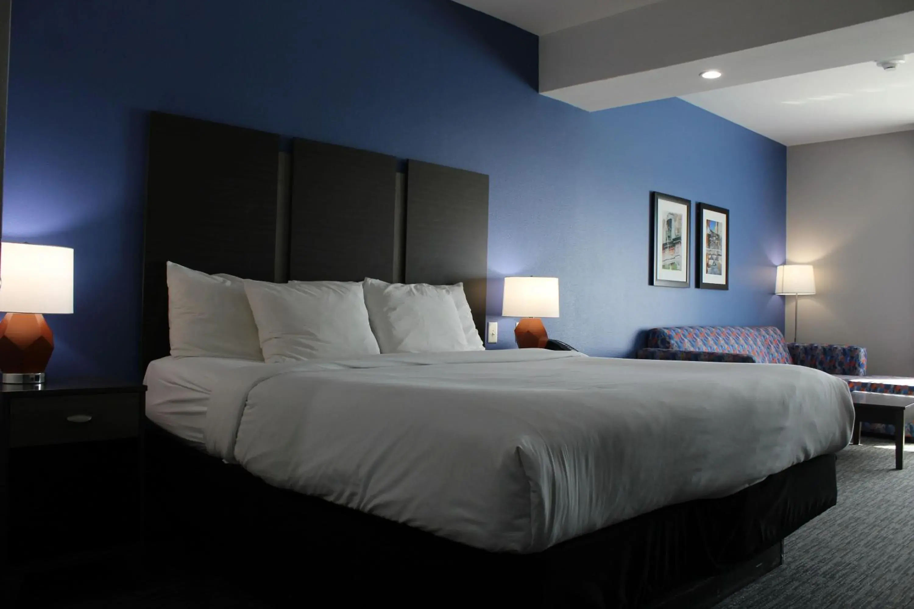 Photo of the whole room, Bed in La Quinta Inn and Suites by Wyndham - Schertz Photo of the whole room, Bed in La Quinta Inn and Suites by Wyndham - Schertz