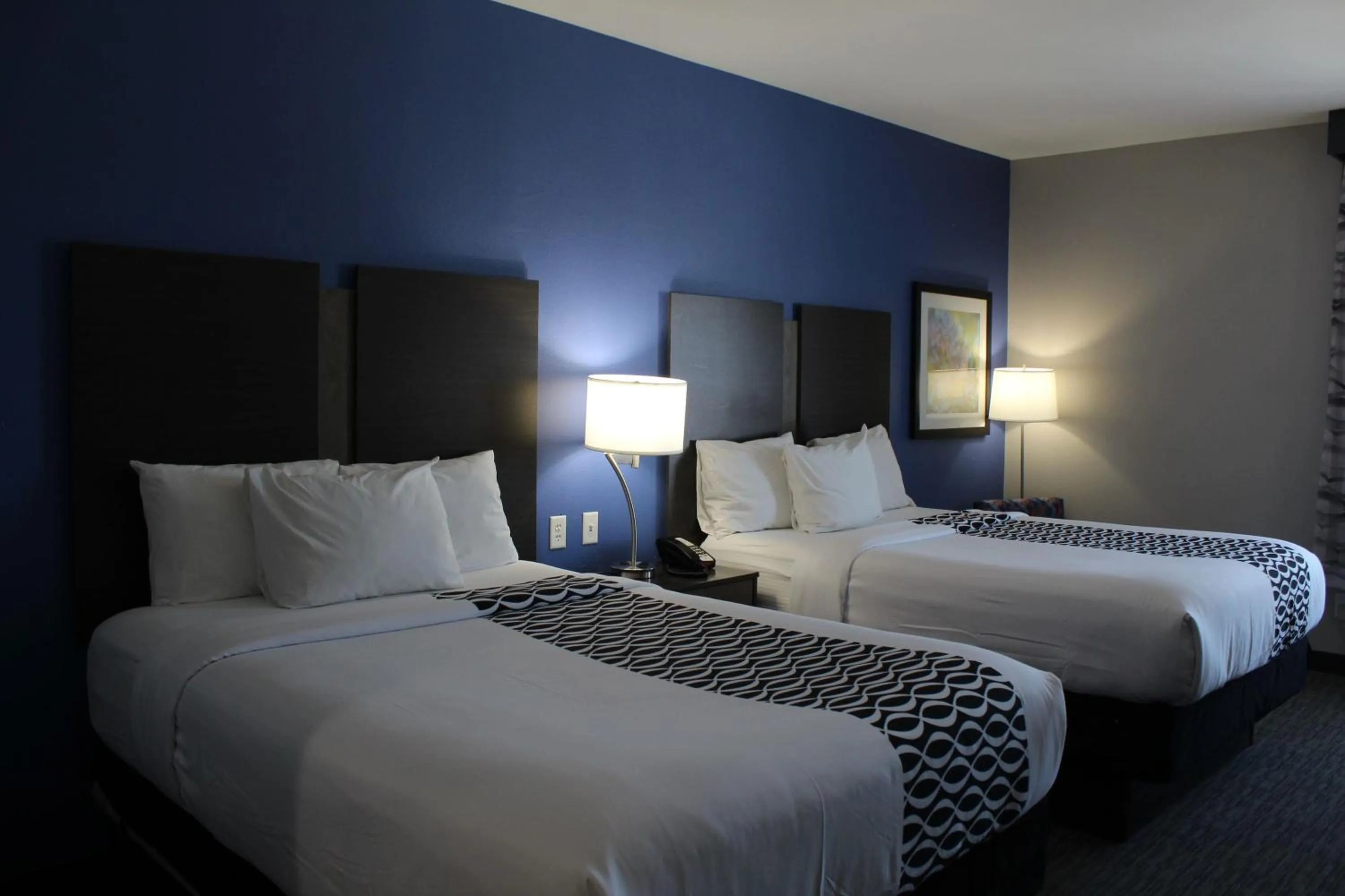 Photo of the whole room, Bed in La Quinta Inn and Suites by Wyndham - Schertz