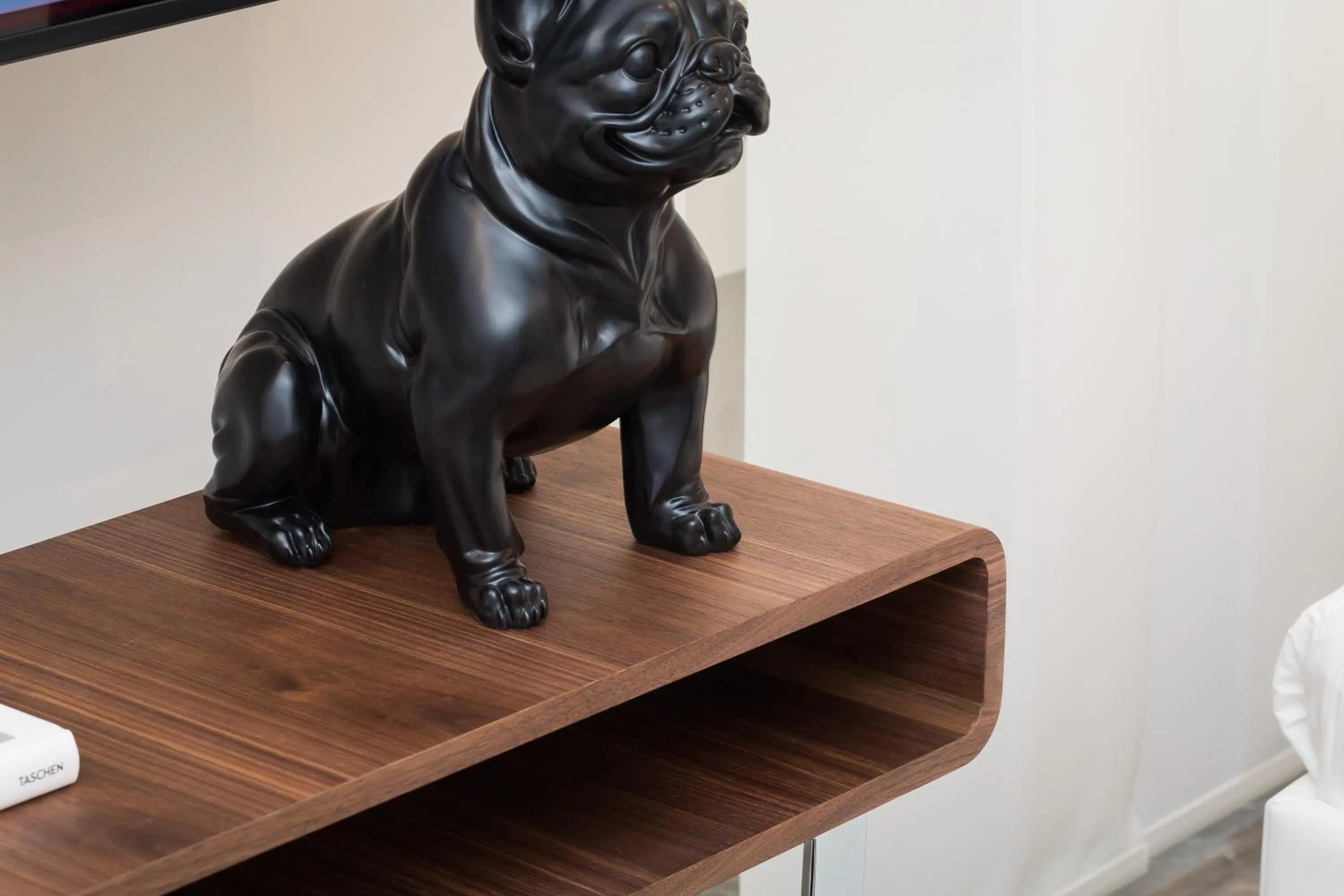 Decorative detail in Clementi Portrait