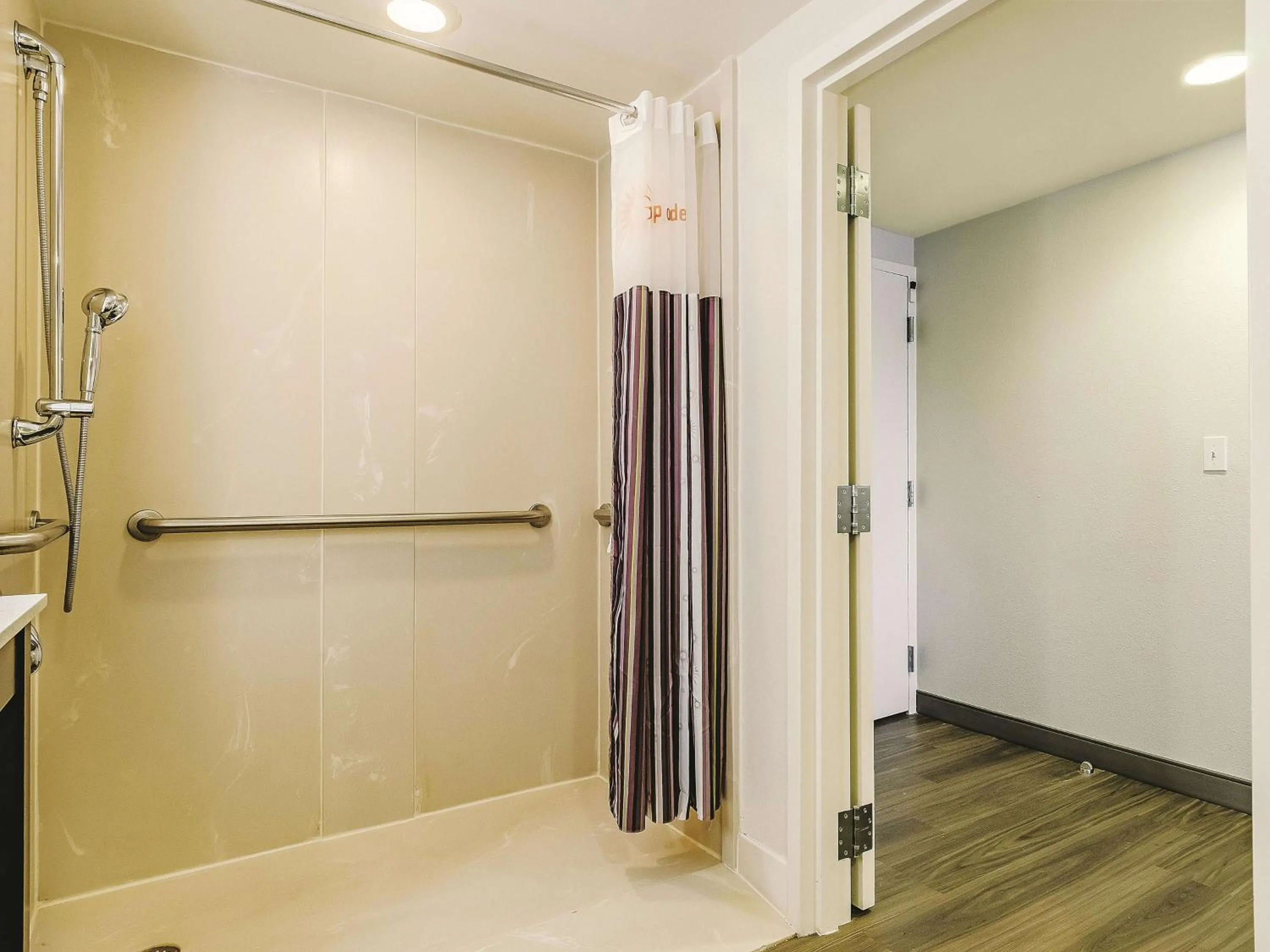 Photo of the whole room in La Quinta by Wyndham Warwick Providence Airport