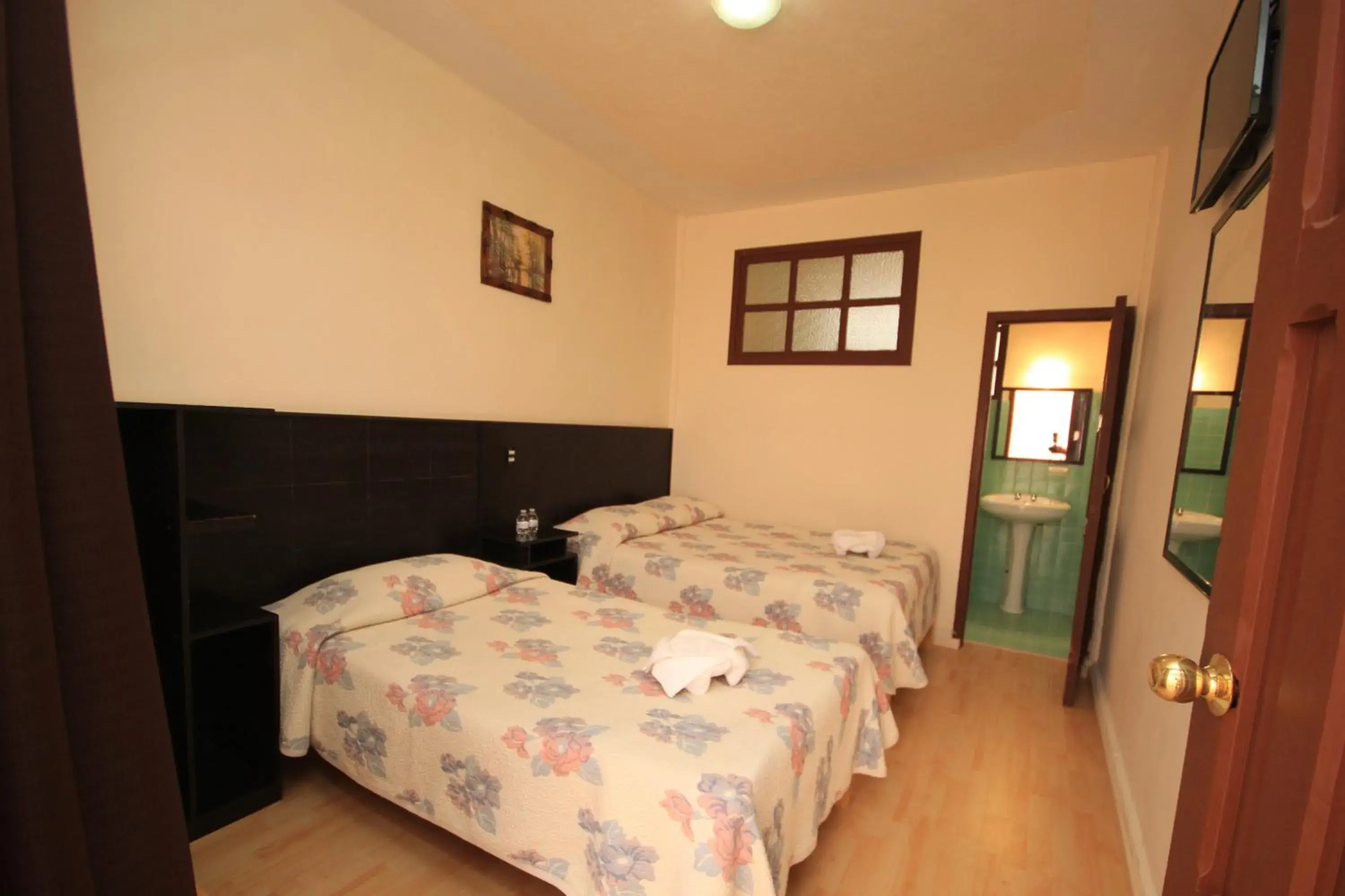 Twin Room in Hotel San Martin Twin Room in Hotel San Martin