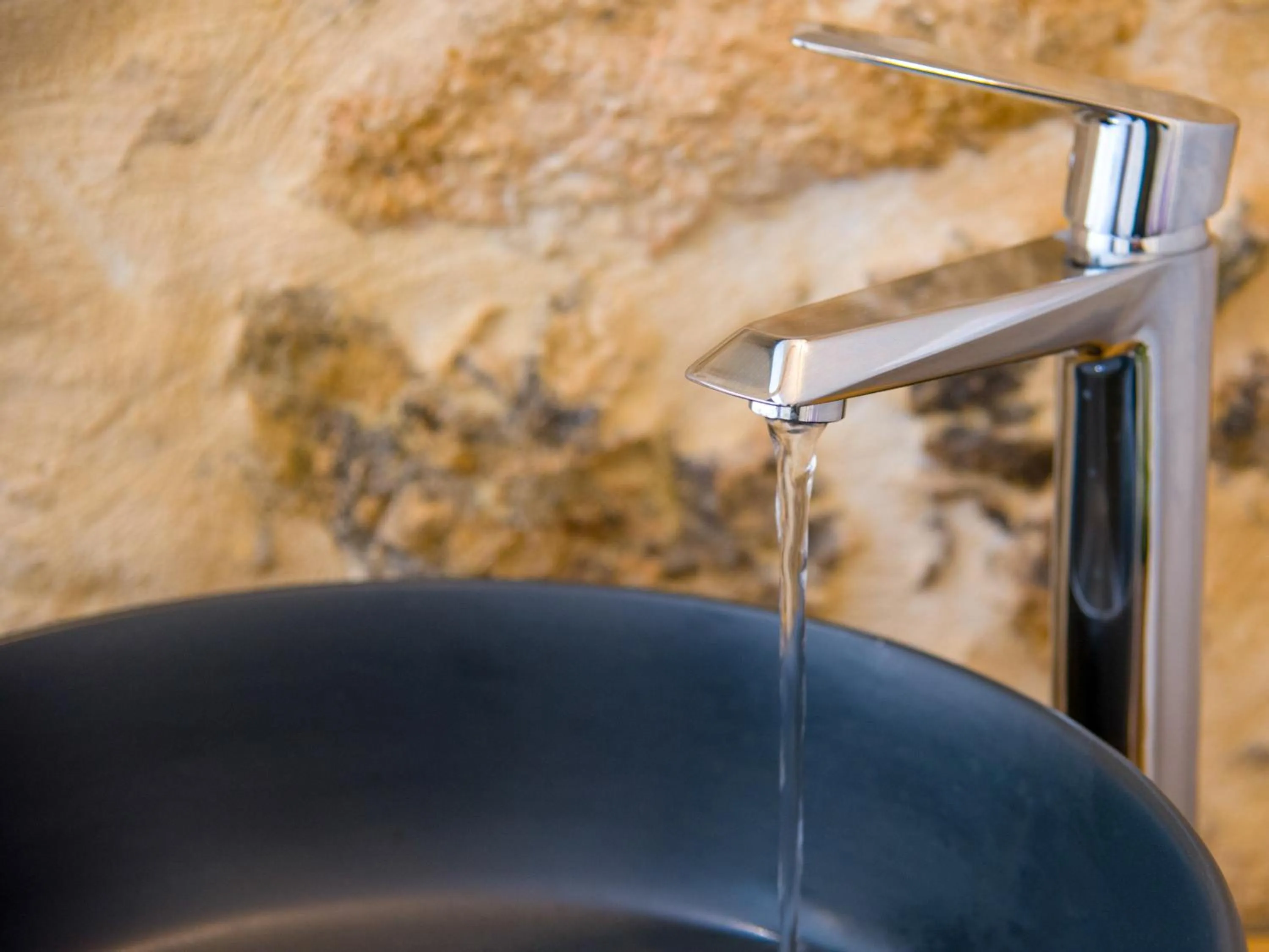 Toilet in Elma Suites