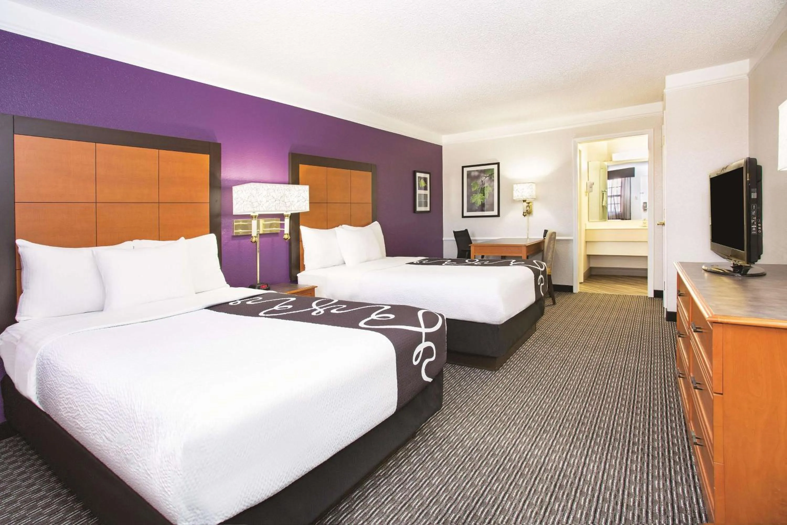 Photo of the whole room, Bed in La Quinta Inn by Wyndham Denver Westminster