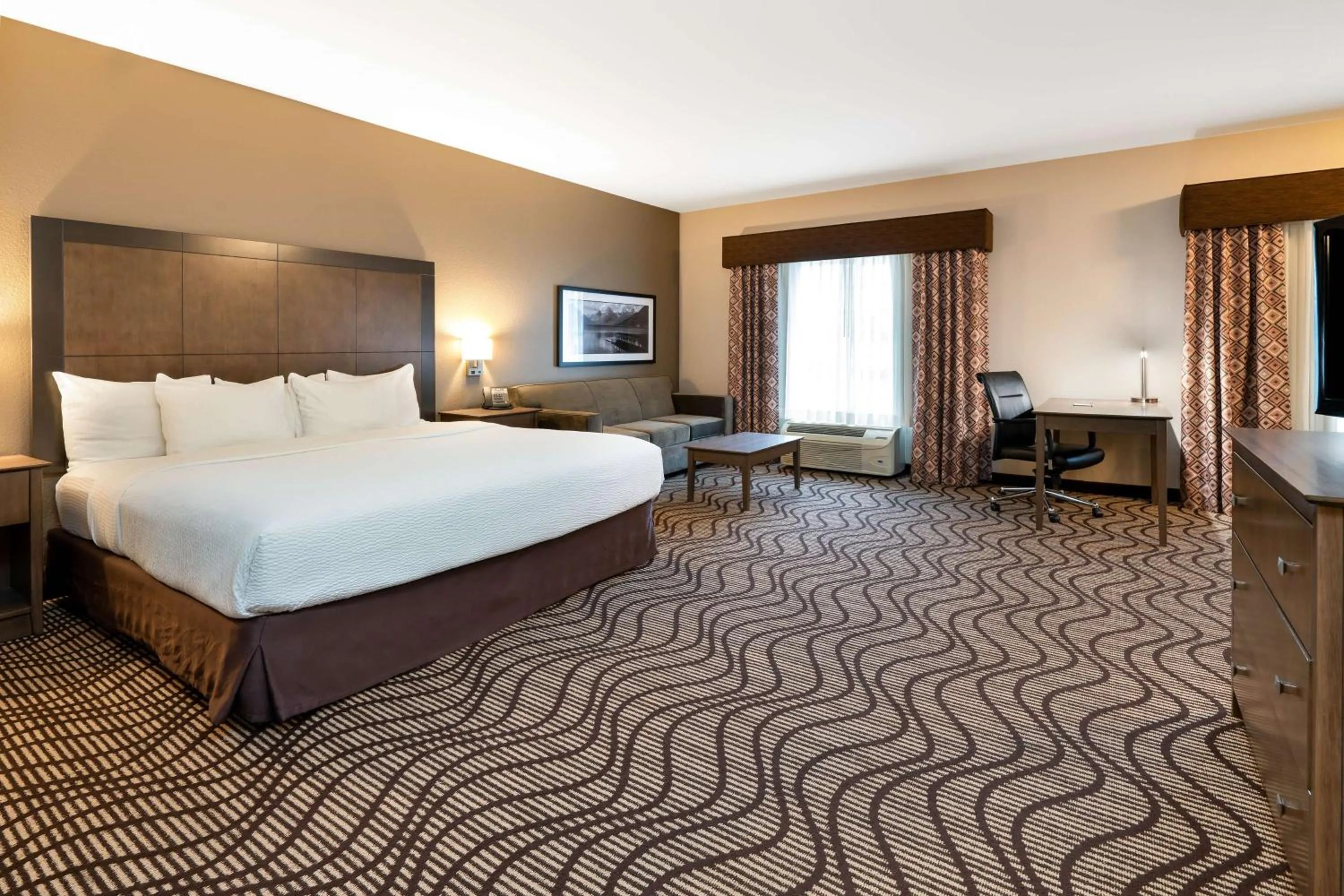 Bedroom, Bed in Best Western Plus Kalispell/Glacier Park West Hotel & Suites