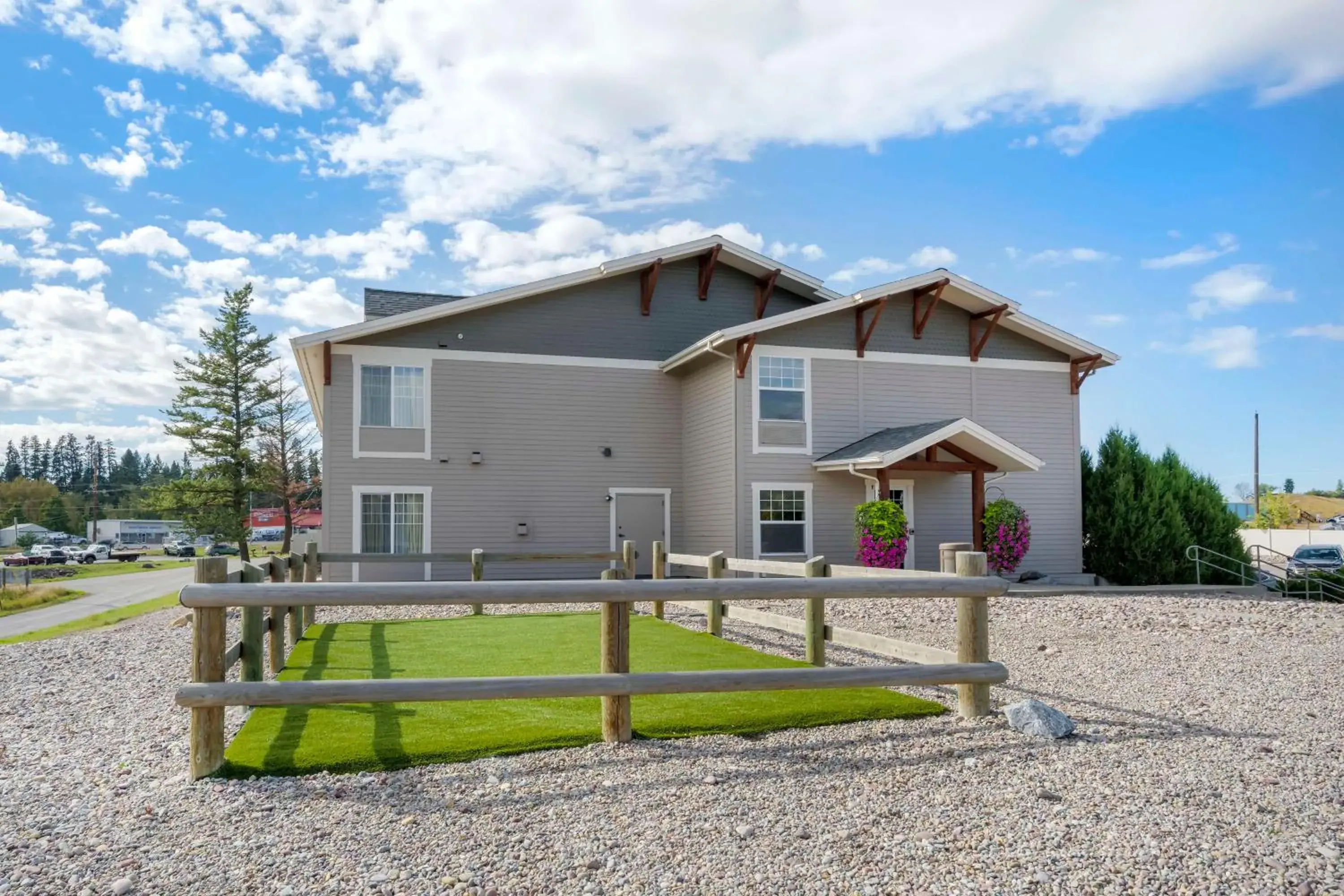 Property building in Best Western Plus Kalispell/Glacier Park West Hotel & Suites Property building in Best Western Plus Kalispell/Glacier Park West Hotel & Suites