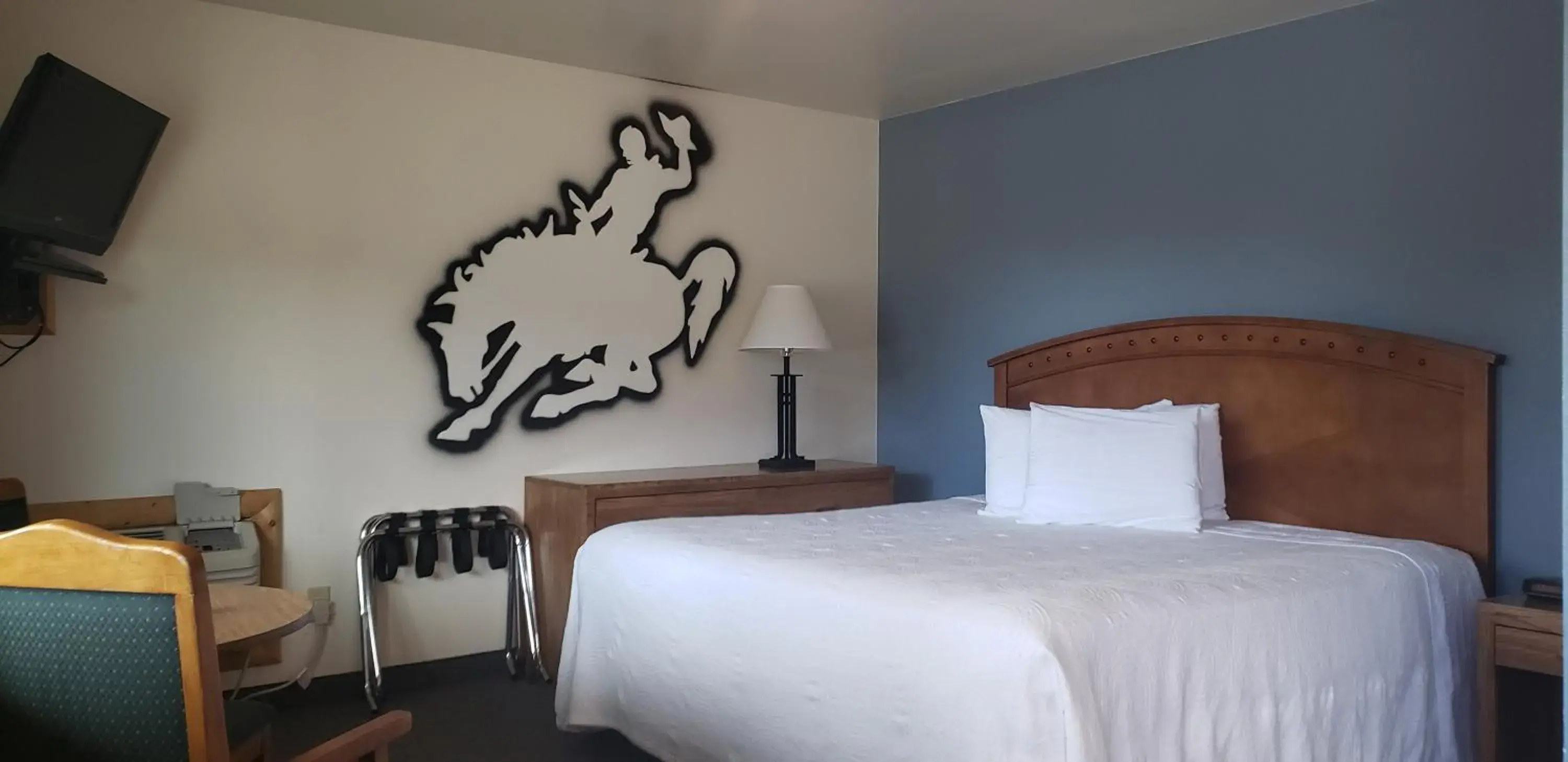 King Room in Big Bear Motel King Room in Big Bear Motel