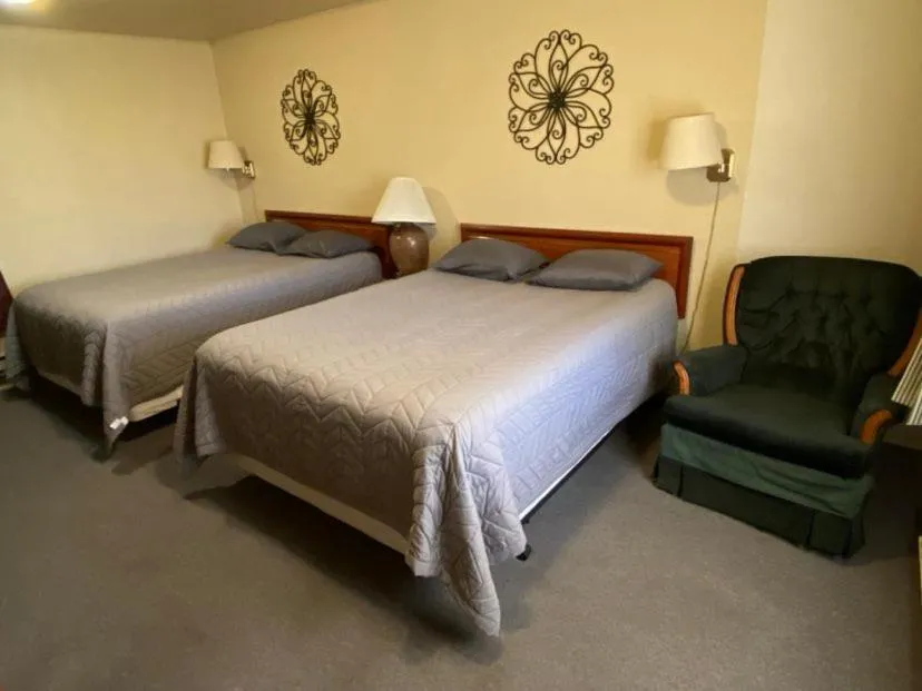 Bed in The Willows Motel