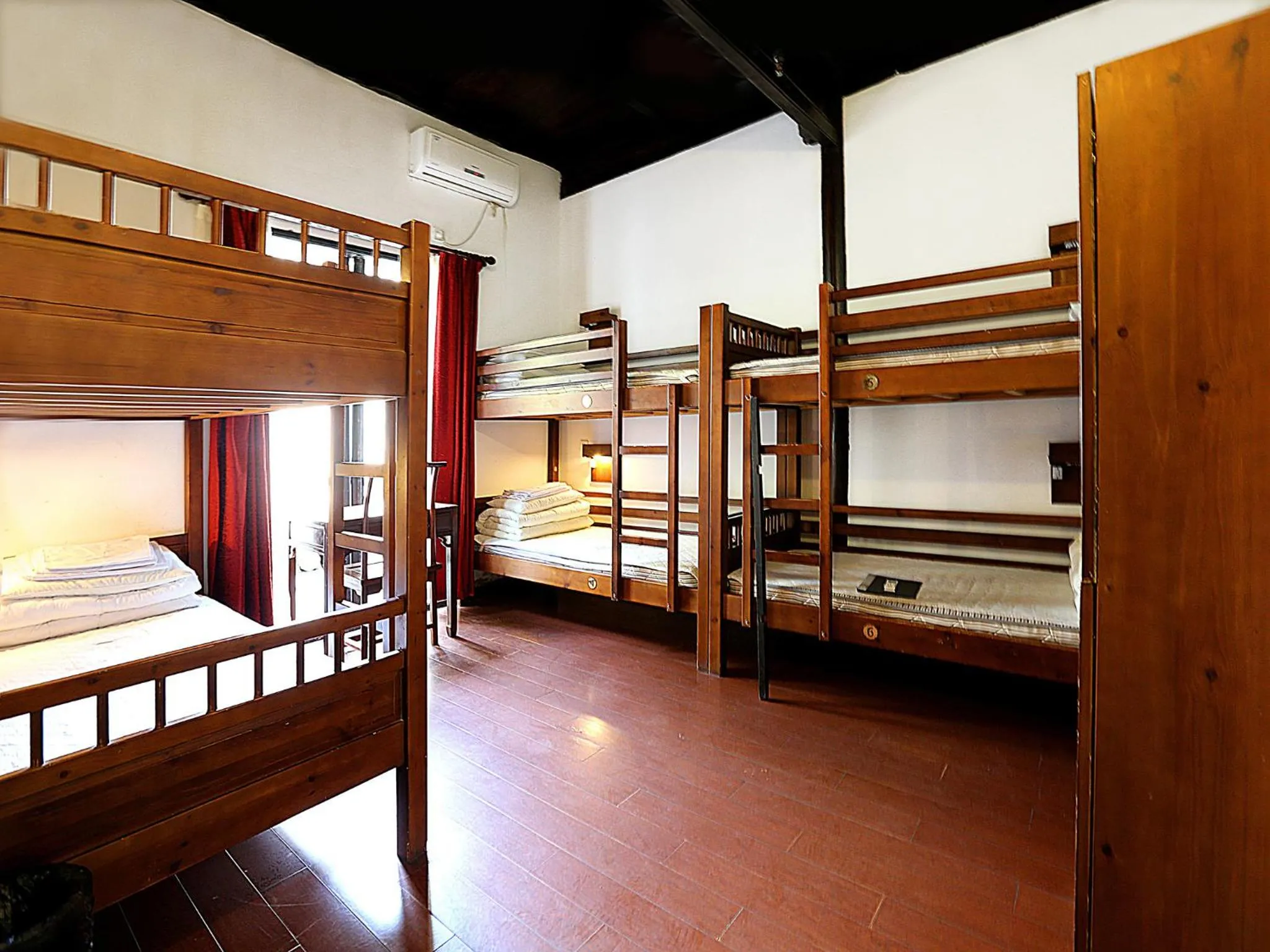 bunk bed in Mingtown Suzhou Youth Hostel